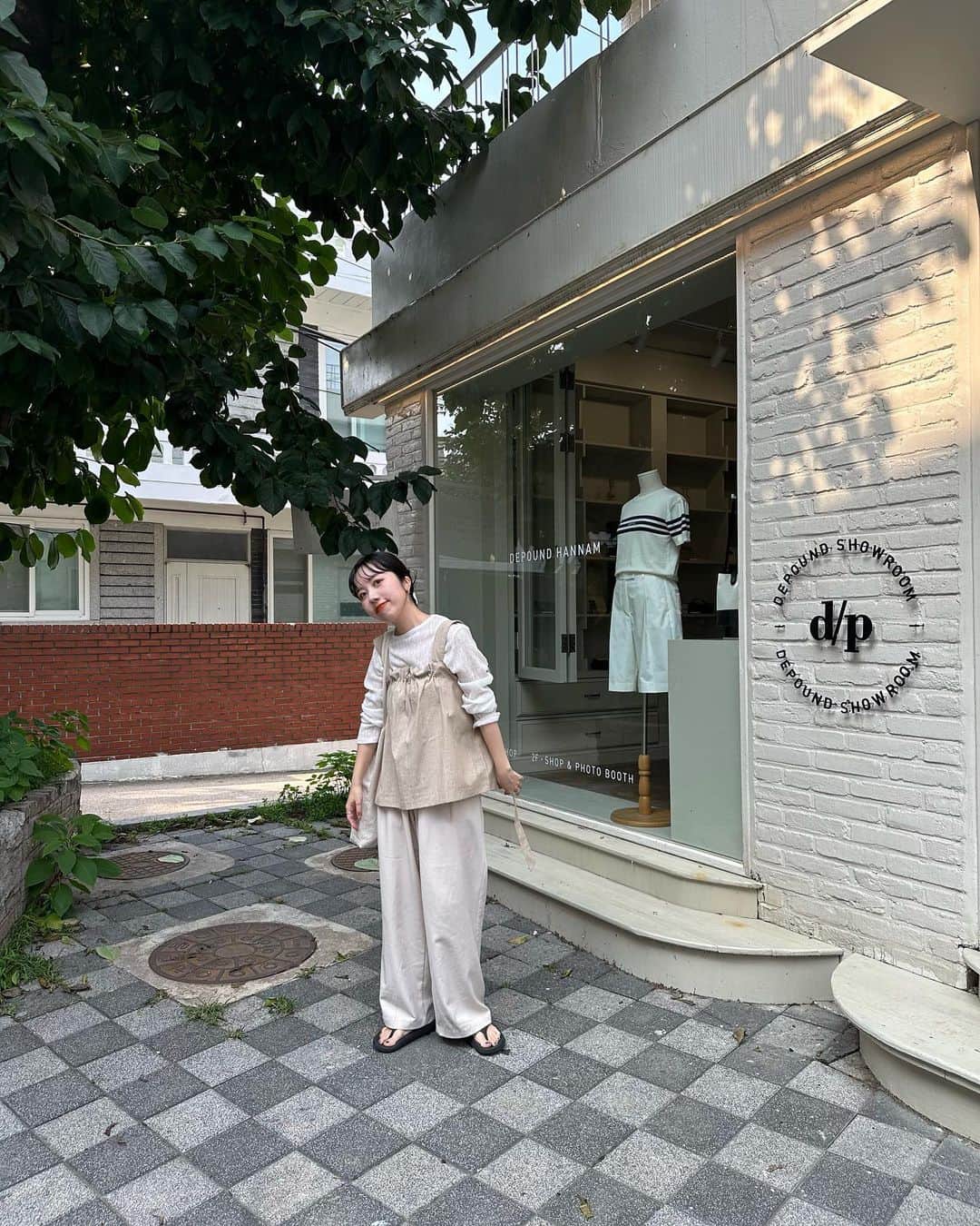 kannnaさんのインスタグラム写真 - (kannnaInstagram)「推しのストライプビスチェ♡ いよいよ本日販売😙 秋に長袖のシアーとかと 合わせてぜひ着てほしいアイテム🤝🏻♪」7月31日 21時30分 - lg1125k