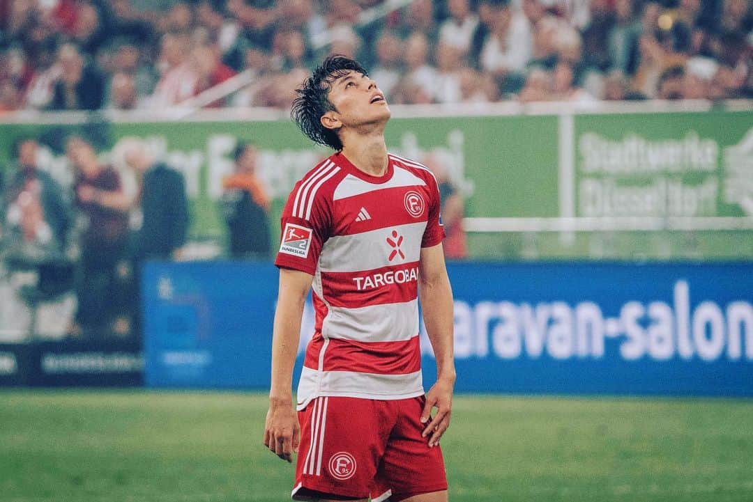 田中碧さんのインスタグラム写真 - (田中碧Instagram)「. Finally happy to be back❤️  90分間サッカーが出来て何よりホッとしています。 たくさんの方々の力を借り、パワーをもらいやっとピッチに戻ることができました。 とても感謝しています。 まだまだやるべきことがたくさんありますが応援してくれている方のために頑張ります🔥  #良いことも悪いことも #すべて含めて #サッカーって楽しいね #全て受け入れて #上るだけよ」7月31日 21時25分 - tnk_0910