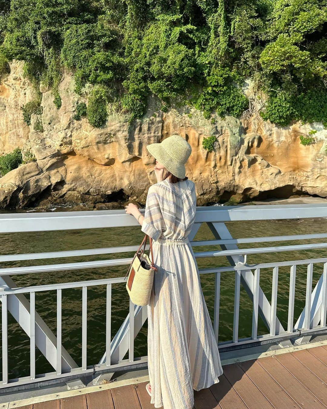 まるさんのインスタグラム写真 - (まるInstagram)「猿島〜！！！🐒🏝️🌞 ㅤ 大自然いっぱいでマイナスイオン浴びてきた〜🌳 ㅤ 島っぽく(？)この日は  @kastane_ のストライプワンピに🩵 ストーリーのせたら沢山褒めてもらえて嬉しかった🌞 めちゃ可愛くてお気に入り✨ ㅤ #猿島」7月31日 21時26分 - marumaru1530