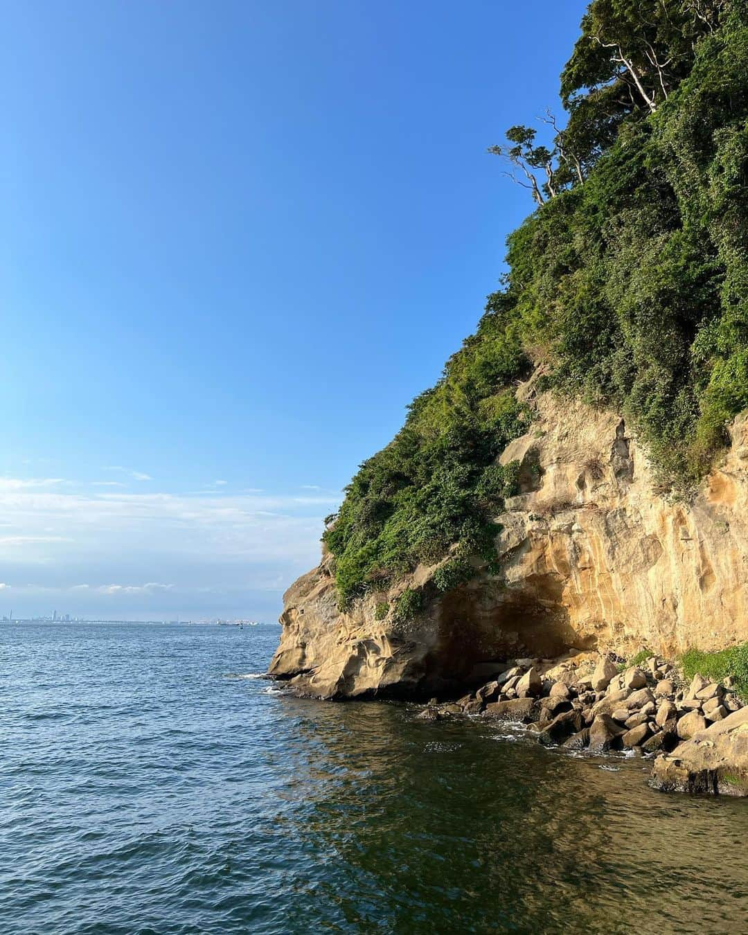 まるさんのインスタグラム写真 - (まるInstagram)「猿島〜！！！🐒🏝️🌞 ㅤ 大自然いっぱいでマイナスイオン浴びてきた〜🌳 ㅤ 島っぽく(？)この日は  @kastane_ のストライプワンピに🩵 ストーリーのせたら沢山褒めてもらえて嬉しかった🌞 めちゃ可愛くてお気に入り✨ ㅤ #猿島」7月31日 21時26分 - marumaru1530