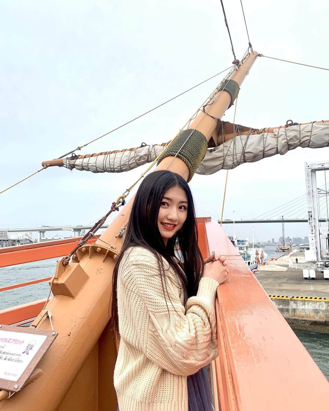 塩月希依音のインスタグラム：「🚢⚓️  #船#船旅#観光船#大阪#大阪観光#観光スポット#観光地 #旅行#旅#大阪旅行#ケイト旅#jk#ljk #05#05년생 #05line」