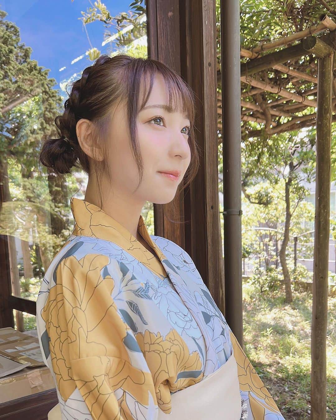 塩川莉世のインスタグラム：「2023.7.31 . . . お誕生日を迎えました.🌻 . 毎年こうして歳を重ねることができてとても嬉しいです. 昨日より今日、今日より明日が楽しい毎日になるように今年も全力で笑っていこうとおもいます。 いつも応援してくれているあなたがいるから、私がここにいます。これからもずっとずっと一緒に楽しいことしようね！ . . #おたんじょうび #ケーキ食べたいな」