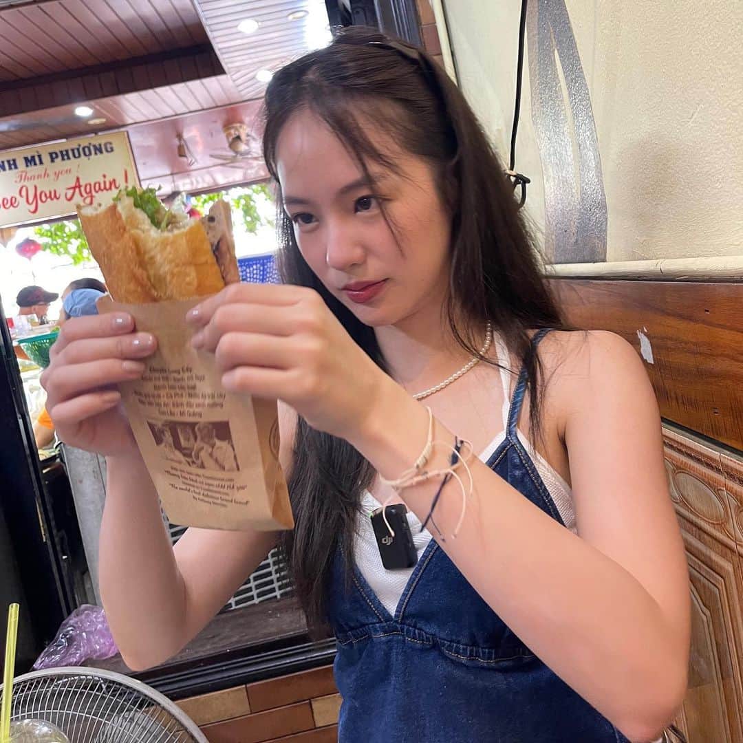のインスタグラム：「Bánh mì and me 🤤🥖」