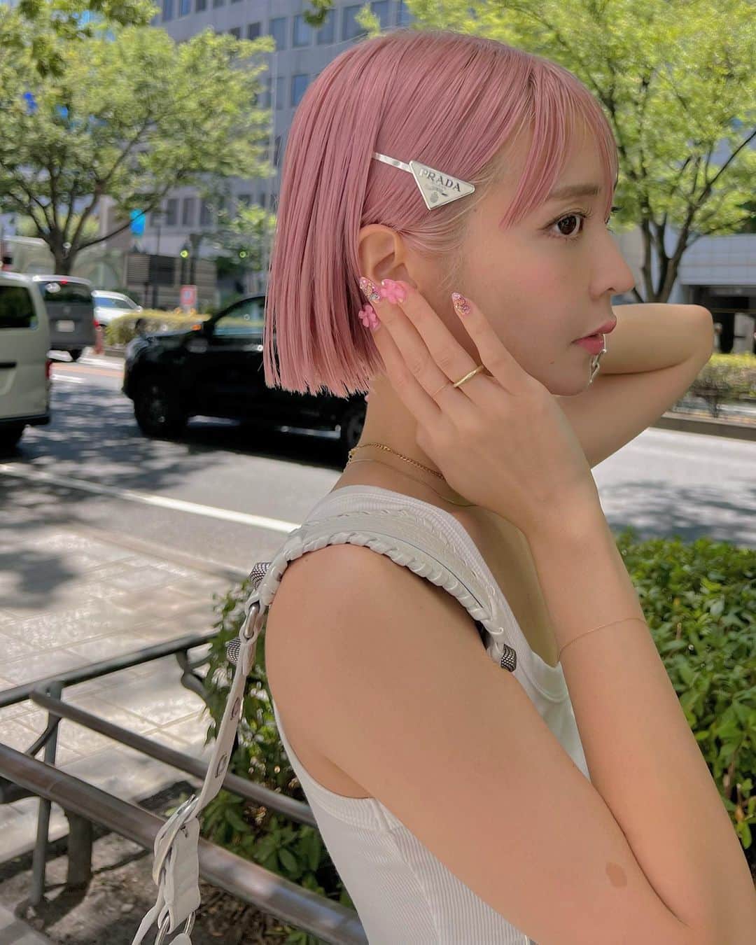 梅村実帆のインスタグラム：「おpinkヘアにしたらgirlyしたくなった日🎀🧠」