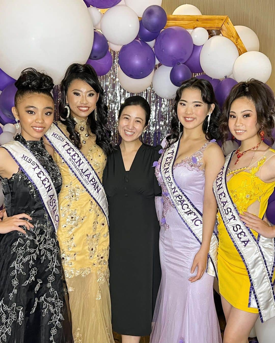 荒尾茉紀さんのインスタグラム写真 - (荒尾茉紀Instagram)「Miss Teen International in the US🇺🇸  斧を投げる姿も美しかった🥹✨  ダンサーでモデルの真帆ちゃん @ma_ho0815  @maho_missteen2023  福岡で手話ダンスの活動してます🎶 ステージでのウォーキングが凄く素敵で、本当にかっこよかった❤️  チームジャパンの皆んなー、バンコクで待ってるよー✈️  そして @ntk_24jun ちゃん、素敵なご縁をありがとう🙇‍♀️  #missteeninternational #missinternational  #ミスティーンインターナショナル #ミスインターナショナル  #teamjapan #美女 #斧投げ #axethrowing #usa #tenessee #テネシー」7月31日 21時50分 - maki.arao