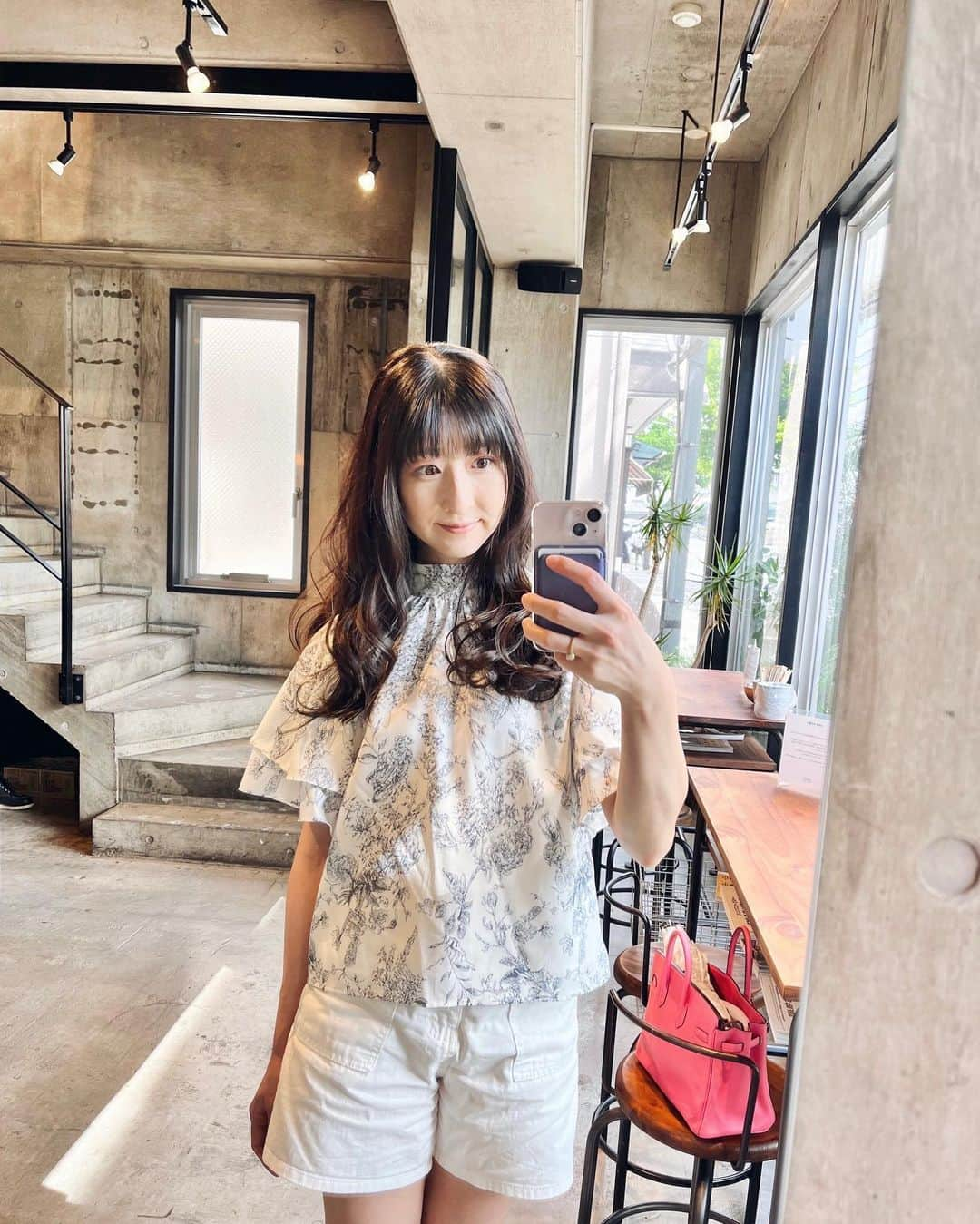 土屋香織さんのインスタグラム写真 - (土屋香織Instagram)「❁.ℍ𝕒𝕚𝕣 𝕔𝕦𝕥 ༶ 💇🏻‍♀️☸︎˳*✦︎∗︎˚ 綺麗に整えてもらって✂︎ 素敵に巻いていただいた☺️ 今回も @amili_morishita さんとこでお願いしました♪ . . . #MaisonAmili #tokioトリートメント  #haircut #美容院 #hairsalon #semilonghair #semilonghairstyles #ロングヘア #ロングヘアスタイル #ロングヘアーアレンジ #ヘアメンテナンス #ヘアメンテ #メンテナンス #メンテナンスday #beauty #haircut #美容day #hairstyling #hairstyle #ストレート #ストレートヘア #longhair #longhairstyle #ヘアカラーなし #地毛」7月31日 21時53分 - kaorintsuchiya