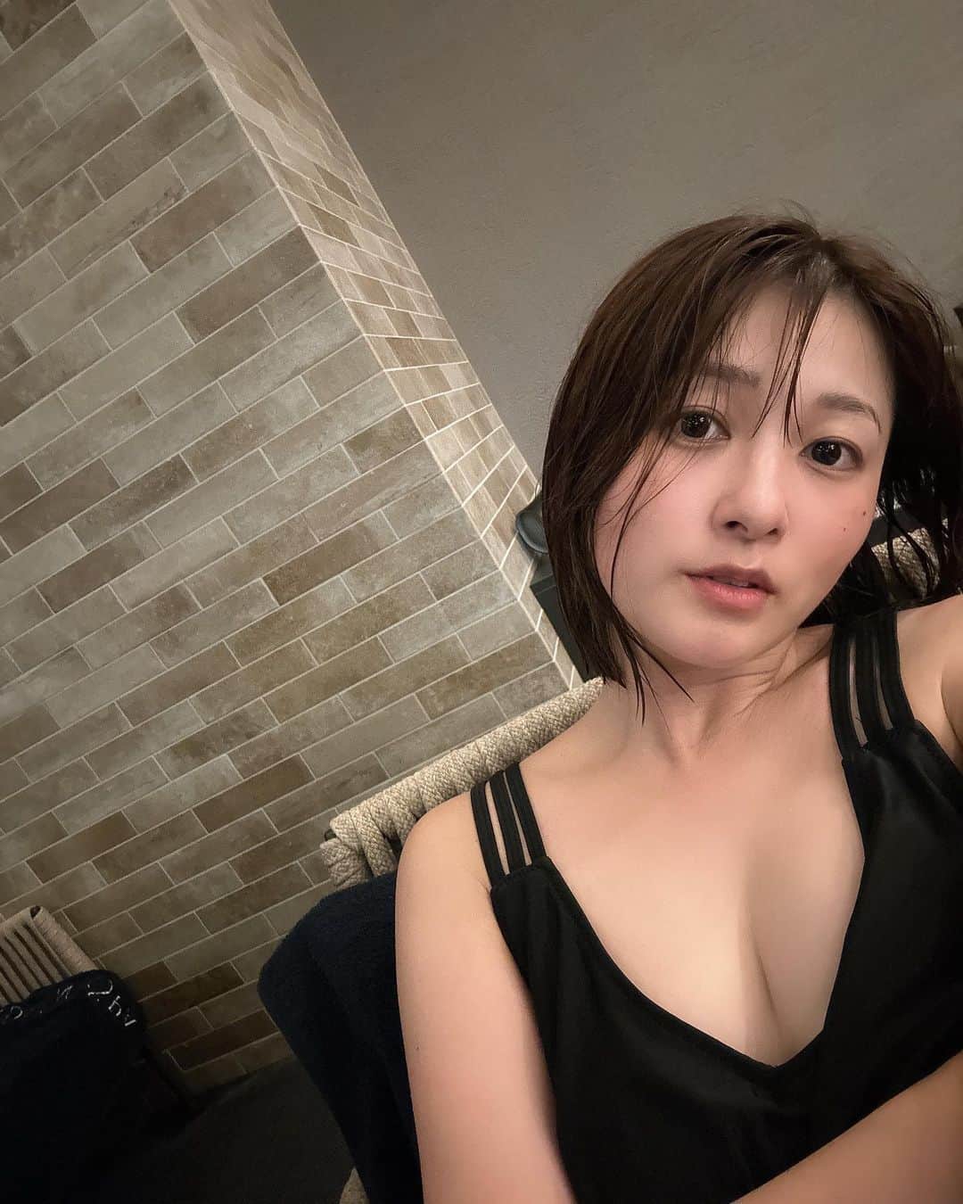 水野まいさんのインスタグラム写真 - (水野まいInstagram)「今日は歩き回って用事を済ませて やっと　@ledianspa に行けたぁ〜🥳✌️✨. . たまたま空いてたからラッキーだったし、波の音とかのBGMがたまらなく最高だった〜🧖. . サウナまたすぐ行きたい〜😌. . 夏チル〜😌. . #サウナ #サウナ女子 #サウナイキタイ #サウナー #恵比寿 #レディアンスパ #レディアンスパ恵比寿 #サウナ部 #サウナ巡り #ととのった　#水着」7月31日 21時53分 - predia_mizuno_mai