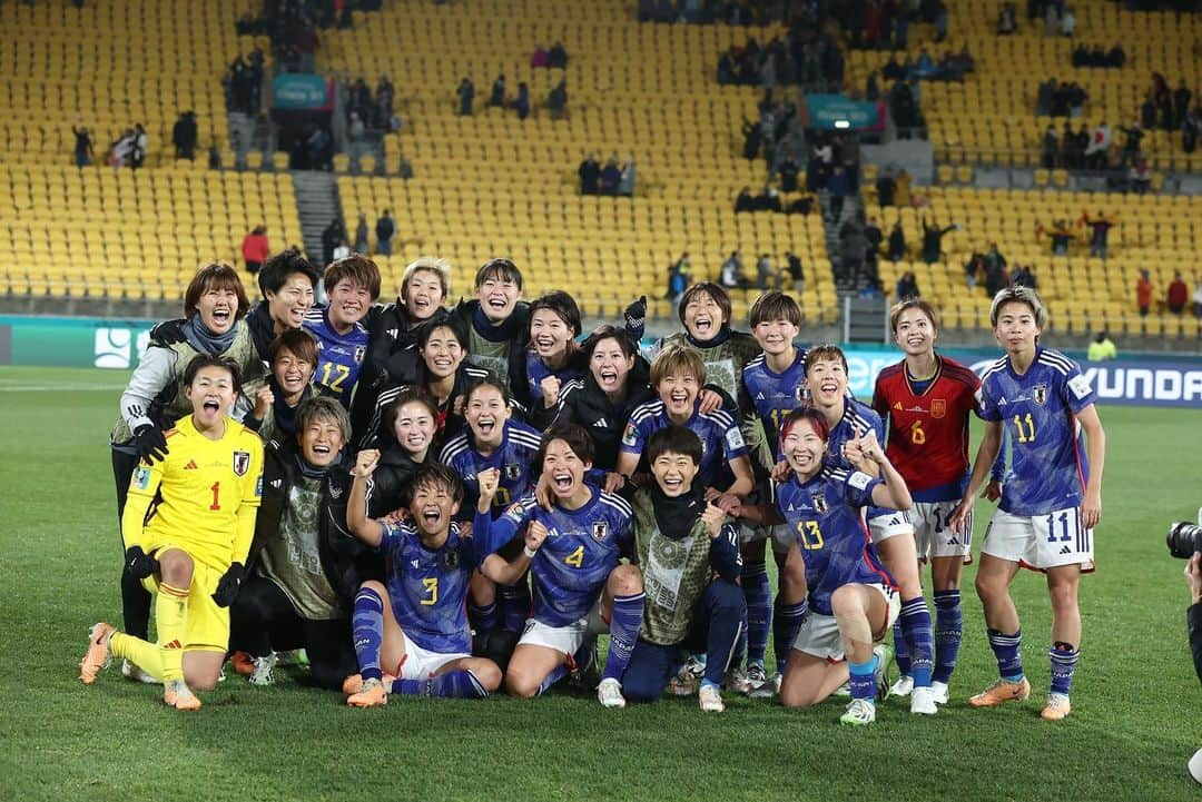 熊谷紗希のインスタグラム：「We did it 🔥 Top of the group 🇯🇵💪🏻  みんな本当に凄い🙌🏻Bravo👏🏻そしてありがとう🫶🏻 #感謝 さぁ、勝負はここから。 全員で一つずつ、前に進んでいきます🔥👊🏻  現地、そして日本からたくさんの応援本当にありがとうございました📣🙏🏻  #fifawwc2023 #nadeshiko #なでしこジャパン」