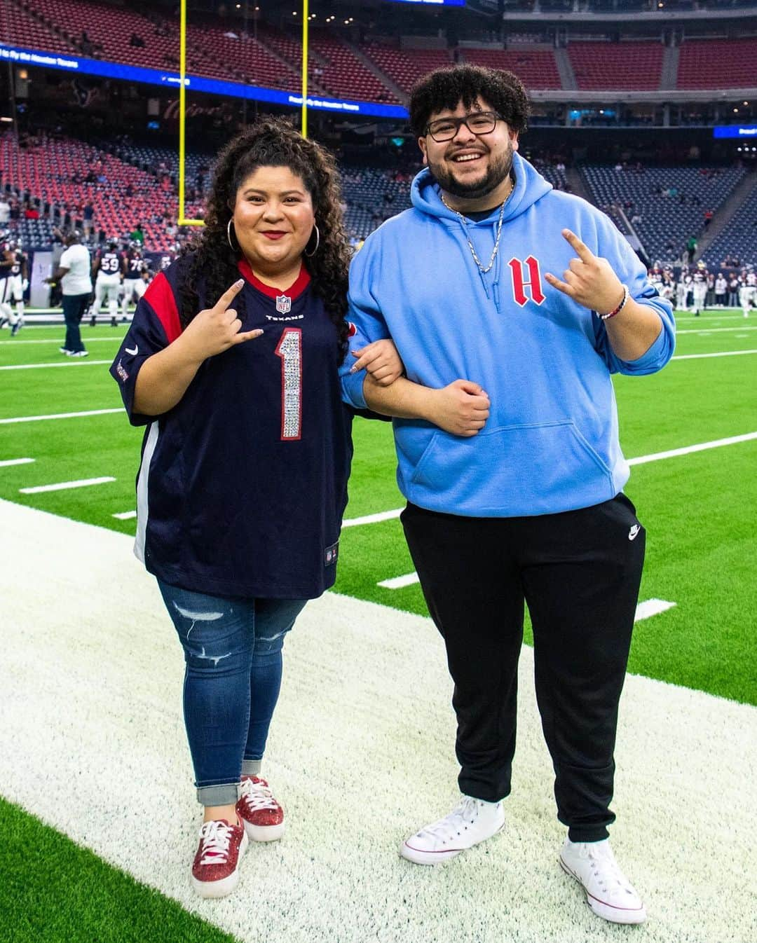 リコ・ロドリゲスのインスタグラム：「Huge birthday shoutout to @starringrico 🥳🤘」