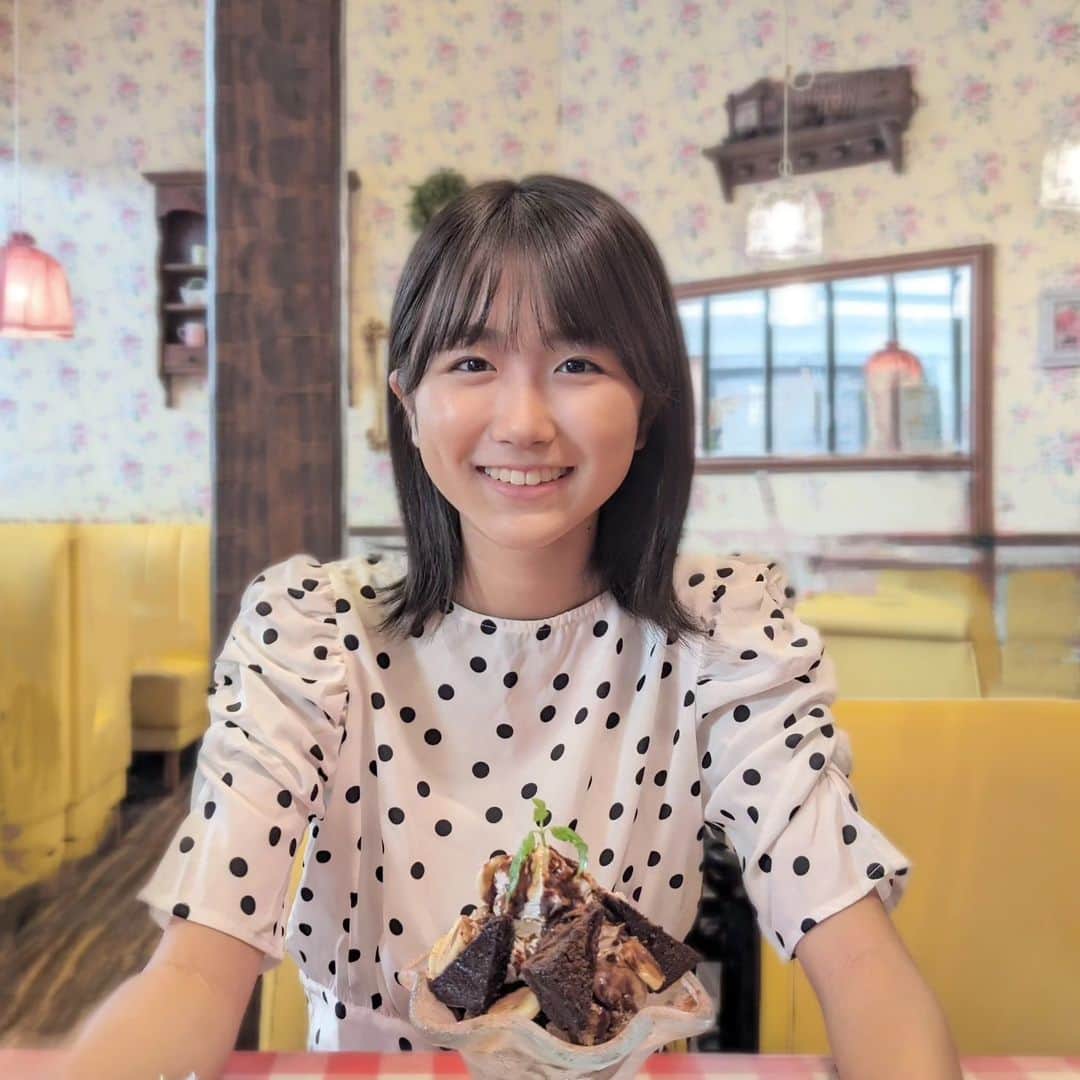 西川実花さんのインスタグラム写真 - (西川実花Instagram)「実はパフェも食べました💫🫶🏻 皆で分け合って食べました☺️ #08#jc3#ljc#制服#モデル志望#女優志望」7月31日 22時09分 - mika_nishikawa_