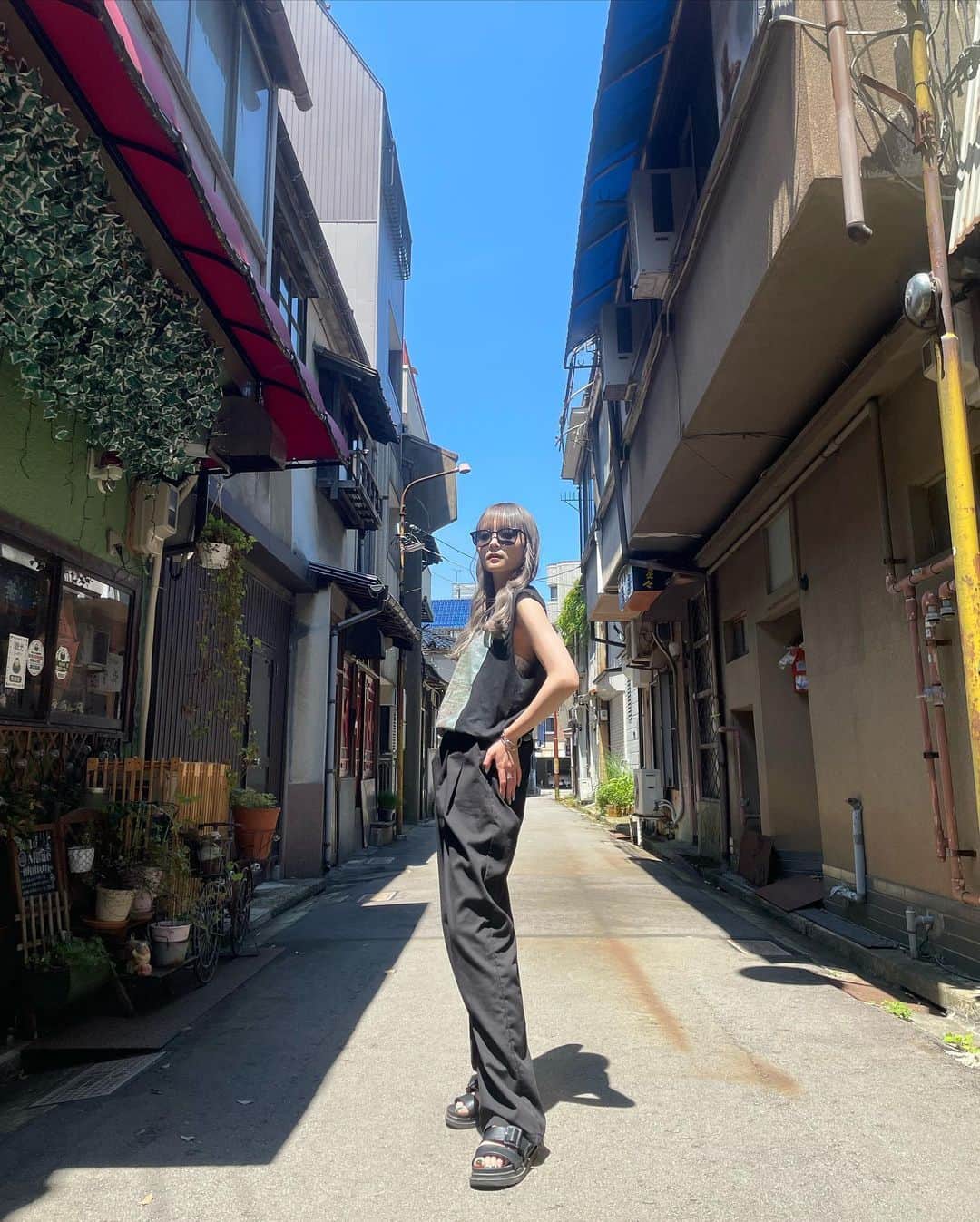 宇井優良梨のインスタグラム：「金沢あちあちだったなああ☀️ #uiimode #uiiblack #GENIC #宇井優良梨」