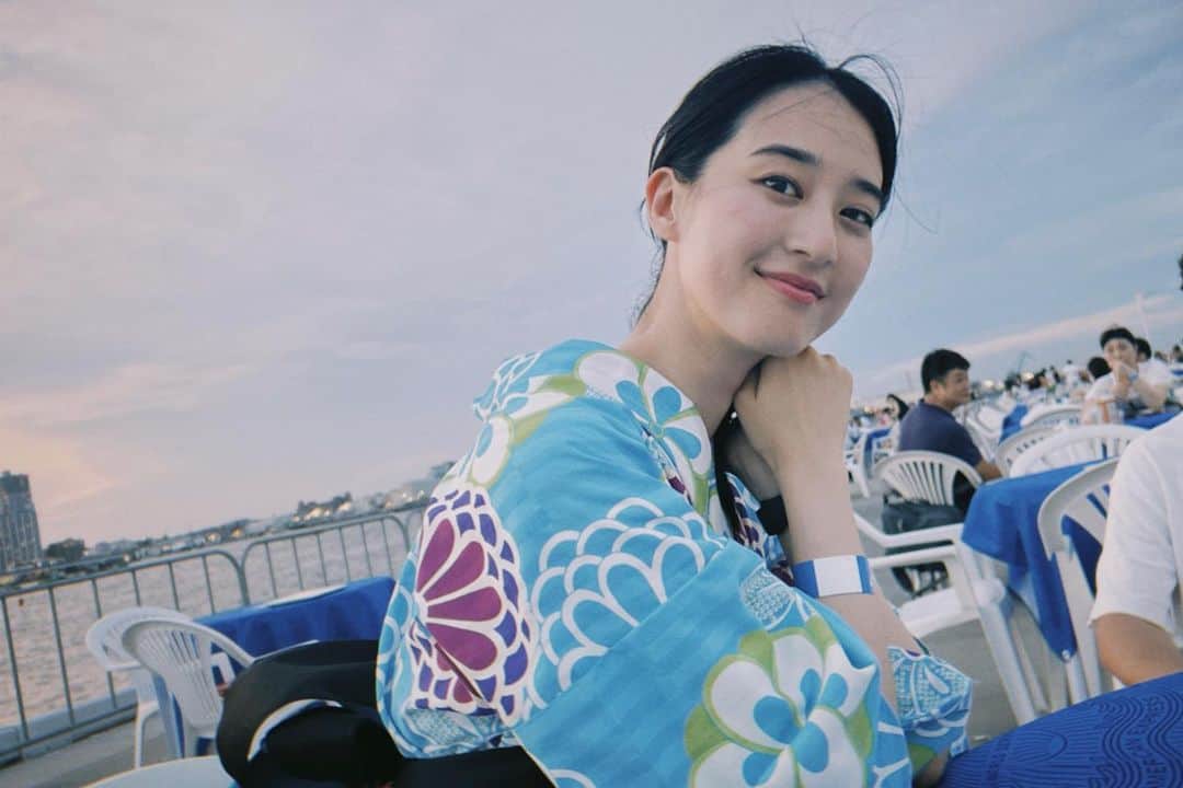 青野楓さんのインスタグラム写真 - (青野楓Instagram)「夏🎆👘🍧  #ブルーカエデ #浴衣#浴衣ヘア」7月31日 22時30分 - kaede626