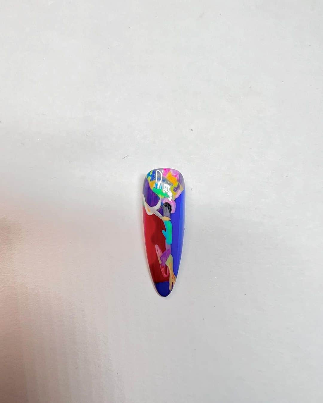 Mei Kawajiriさんのインスタグラム写真 - (Mei KawajiriInstagram)「I realized again how fun to 🎨 paint 🎨 I made this nails that is based on actual large paint of @ilana_savdie for herself 🥰🍓🥰」7月31日 22時25分 - nailsbymei