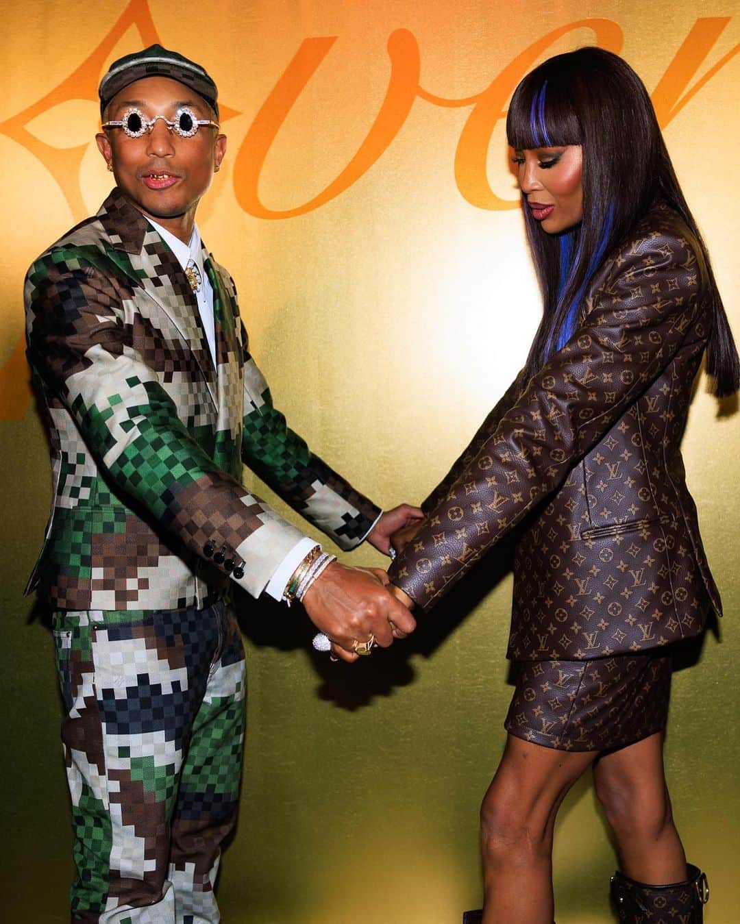 STYLE DU MONDEさんのインスタグラム写真 - (STYLE DU MONDEInstagram)「@louisvuitton ss24 by @pharrell photographed for @voguerunway @voguemagazine #Pharrell #NaomiCampbell #KimKardashian #JadenSmith #WillowSmith #pfw #LouisVuitton」7月31日 22時28分 - styledumonde