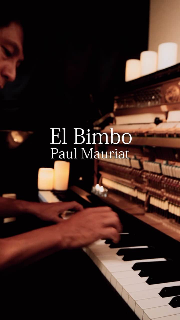 望月衛介のインスタグラム：「Nostalgic melodies for me😊  #elbimbo #paulmauriat #loveisblue  #eisukemochizuki  #piano #pianist  #composer  #originalso #healing #heal #chill #chillmusic  #newage  #newagemusic  #classic #classical  #ピアノ #ピアニスト #癒し #ニューエイジ #ヒーリング #作曲 #満月作曲 #望月衛介 #fullmoon #満月」