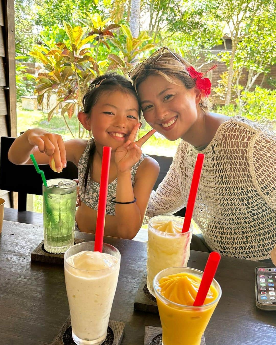 国枝洋子さんのインスタグラム写真 - (国枝洋子Instagram)「フライト前にみんなで竹富島観光🦀  のはずだったけど 完全に飛行機の時間を勘違いしてて 気づいた時にはとっくに乗り遅れておりました✈️笑  このタイミングで台風きてて 帰れるのはいつになることやら… とゆー状況です🥹笑  ハプニングはつきもの！ 竹富島さいこうだったーー！！🩵笑  @sayurispring0  @pitto0906  ありがとー🥰✨  #石垣島  #石垣島旅行」7月31日 22時51分 - kunieda_yoko