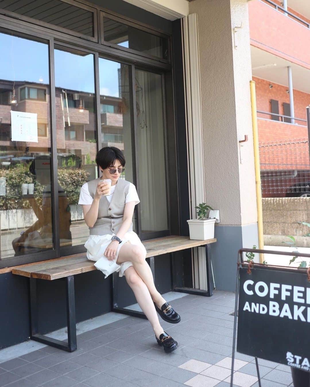 ホラン千秋さんのインスタグラム写真 - (ホラン千秋Instagram)「_ “I never laugh until I’ve had my coffee.”  #zenithwatches #ゼニス #sponsored」7月31日 23時09分 - chiakihoran_official