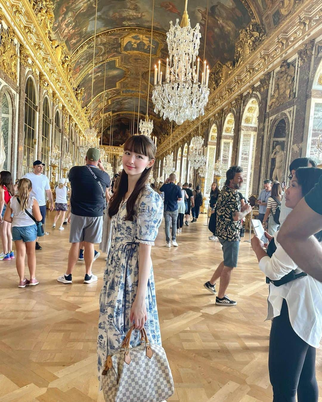 バウエルジゼル愛華さんのインスタグラム写真 - (バウエルジゼル愛華Instagram)「château de versailles🧁 #versailles #versaillespalace #francetravel #coquette #06 #06년생 #chateaudeversailles」7月31日 23時23分 - giselle_aika