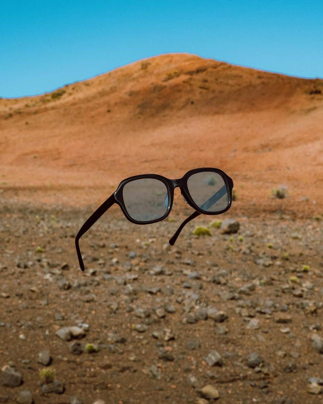 JINSのインスタグラム：「New tints – from light bronze to lavender to blue gray. Add any lens to any frame to customize your eyewear.」