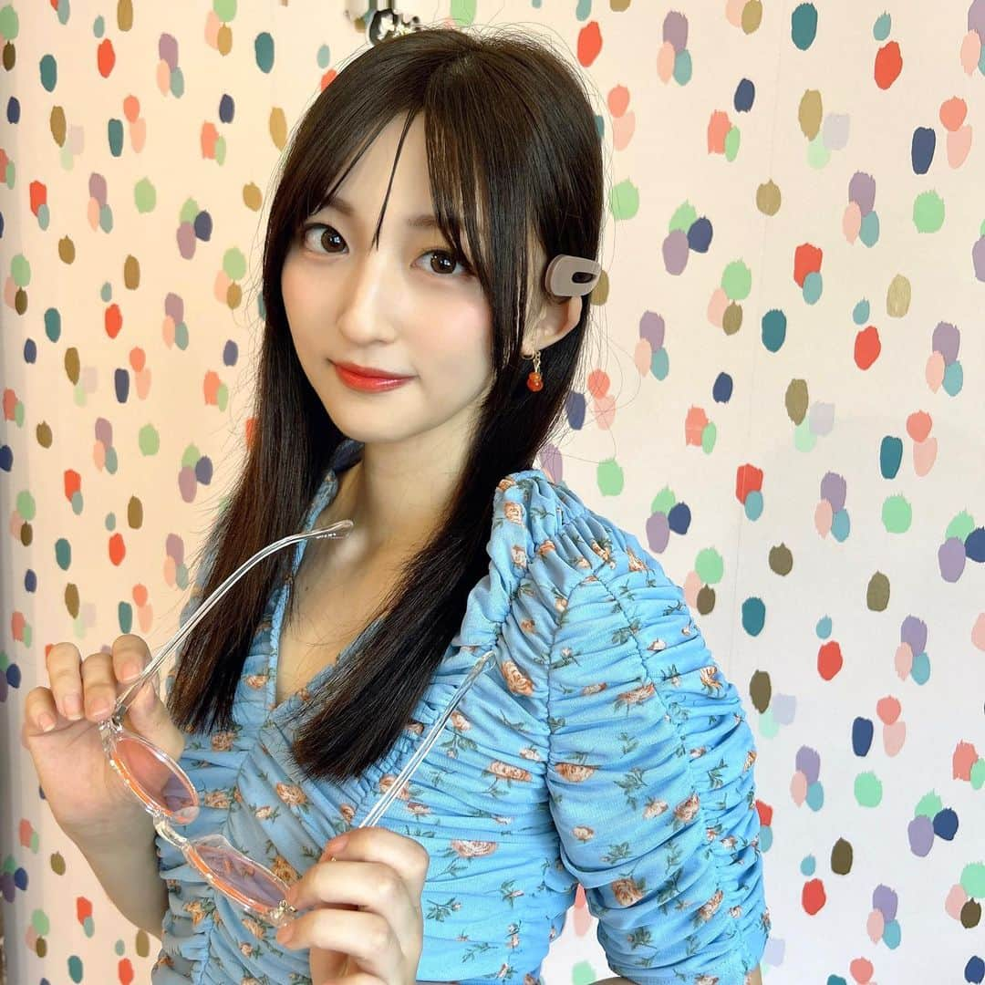 石井陽菜のインスタグラム：「⁡ 7月ありがとうございました！  ⁡ トキイベの撮影では K-POPっぽい感じにしてもらったよ🍭 ⁡ ⁡ 髪の毛長いのも楽しいね〜 ⁡ ⁡ #撮影 #韓国っぽ #kpop」