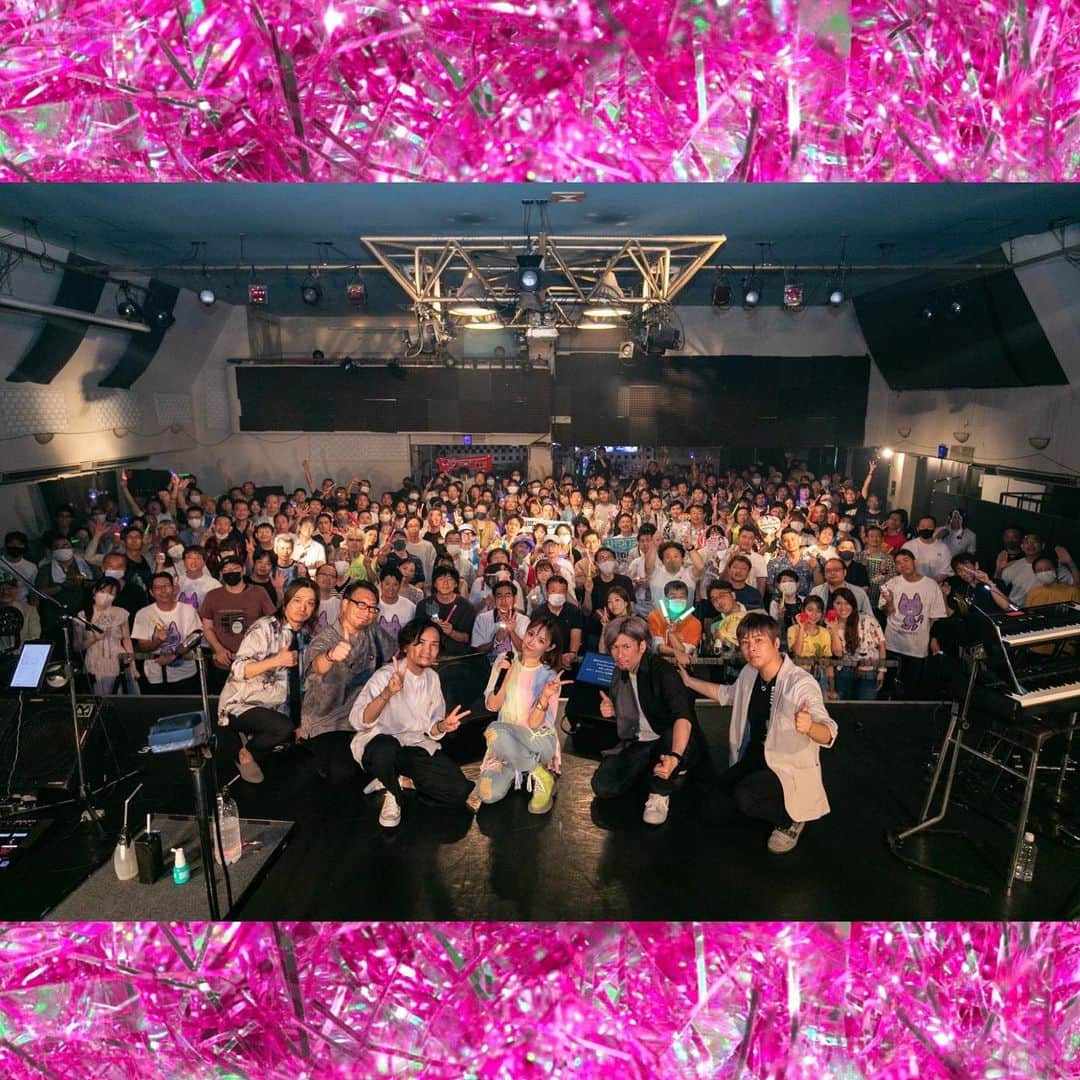 愛内里菜のインスタグラム：「バースデーライブ 大阪ファイナル公演🎂🎉 来てくれたみんな！ ツイキャス配信から応援してくれたみんな！ ありがとう😆‼️ ⁡ 感謝の想いを噛み締めながら 1曲1曲　大切に歌ってきたよ💎😆 ⁡ みんなのたーくさんの想いとともに 迎えた今日のバースデー🎈🎉 ありがとう❣️幸せやぁ🥰 ⁡ ⁡  😆YouTube！ 「愛内里菜オフィシャルチャンネル」  ⁡ 🐦Twitter 愛内里菜 official @RRikakakiuchi ⁡ ⁡ 😆TikTok 愛内里菜/Rina Aiuchi 　 🟥17配信 愛内里菜_official ⁡ #大阪　#amhall  #愛内里菜  #歌手 再始動 #垣内倶楽部  #バンド   #ライブ #一体化 #絆 #盛り上がりたい  #感謝  #23周年　 #YouTube #ユーチューバー#TikTok」