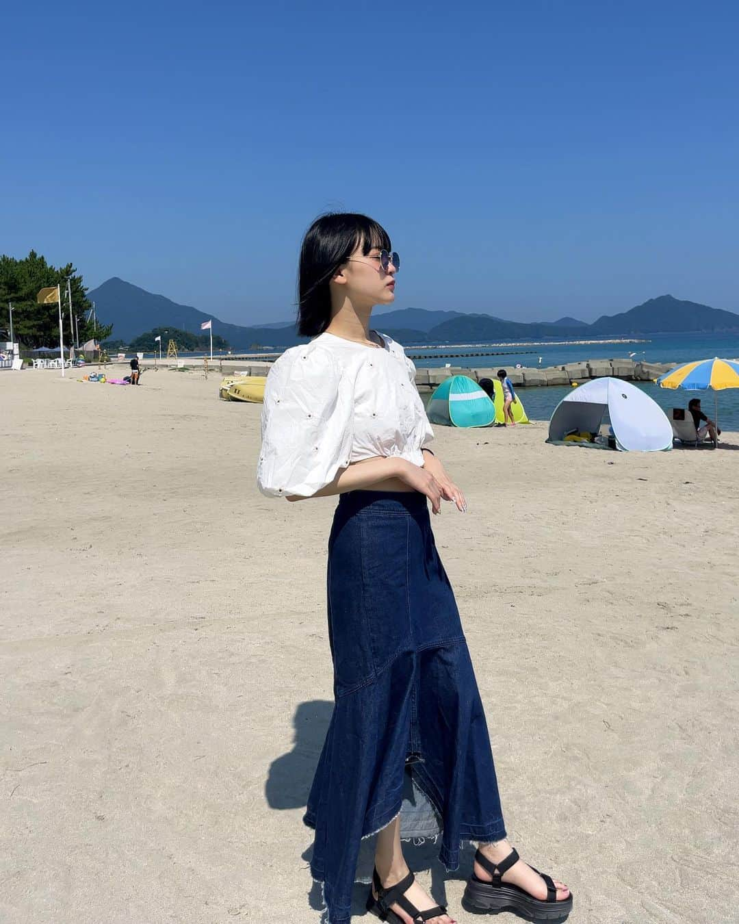 香田メイのインスタグラム：「好きだと言って 天使になって そして笑って もう一度 。  わらってくれる？🥺  波乗りジョニー大好きでまじへびろてしてるんよ〜〜！！！」