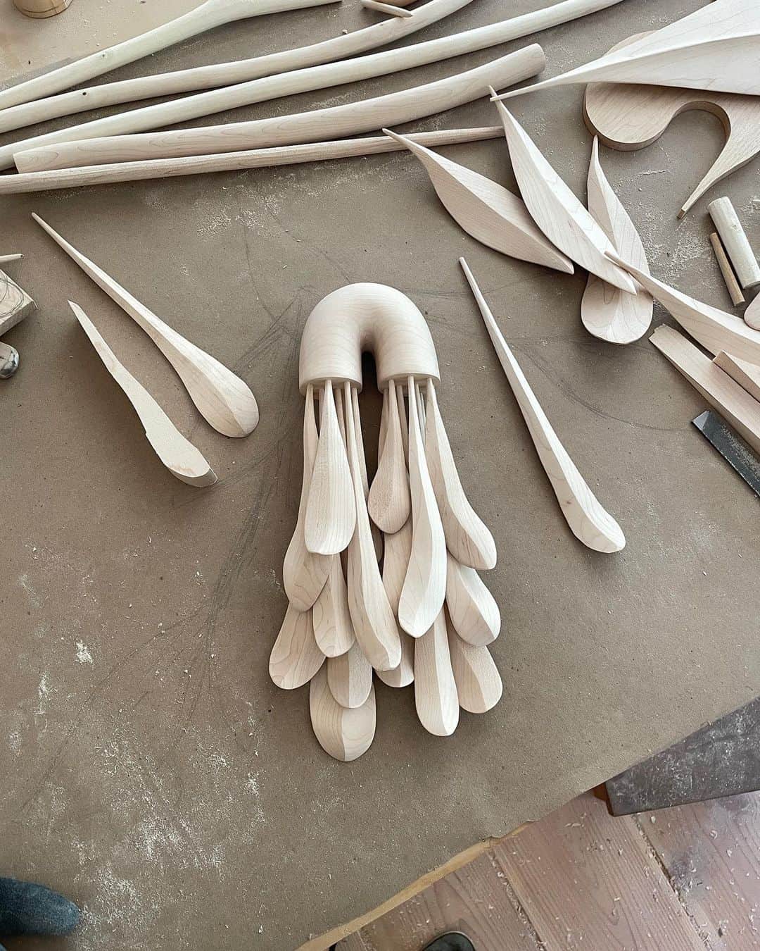 Ariele Alaskoのインスタグラム：「the scrap pile is getting tall so it’s time to make a few of these sculptures with the off-cuts」