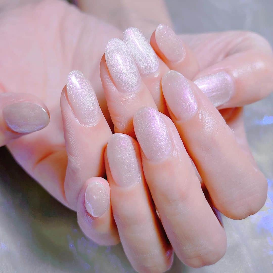 なかやまちえこさんのインスタグラム写真 - (なかやまちえこInstagram)「マグネット⠀ ⠀ @yakko928 ちゃん⠀ マグネットのワンカラーネイル💅⠀ ⠀ #nail #nails #nailart #ネイル #美甲 #ネイルアート  #japanesenailart #manucure #japanesenails #manicurist #gelnails #أظافر #네일아트 #미용  #เพ้นท์เล็บ #artedeuñas #เพ้นท์เล็บเจล #ジェルネイルデザイン #ネイルデザイン #nagelkunst #マグネットネイル #magneticnails  @aby_sharenail @toysbyinity」8月1日 0時00分 - chiekonakayama