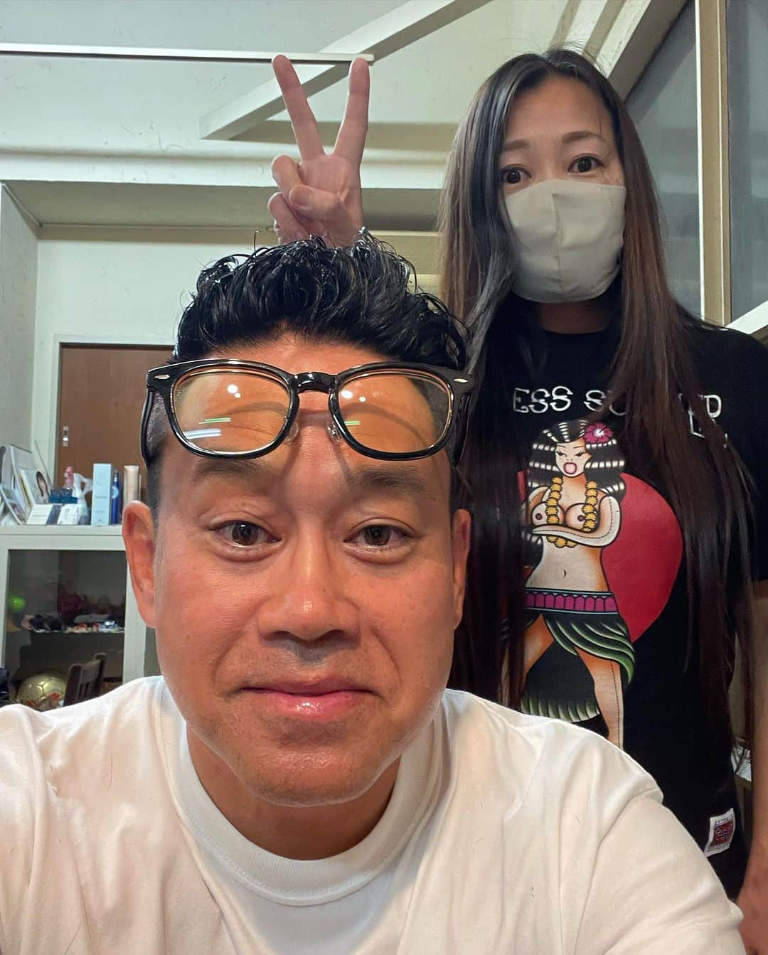 杉本知香さんのインスタグラム写真 - (杉本知香Instagram)「大輔さん強めパーマしっくり✂️✨  #中目黒美容室 #宮川大輔#イッテQ#青空レストラン #あんぎゃー#PayPay」8月1日 0時11分 - sugimotoc