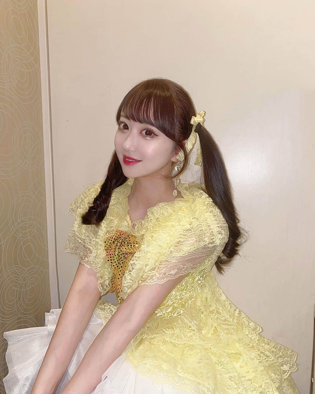 MI-MIさんのインスタグラム写真 - (MI-MIInstagram)「黄色の衣装始めて着た💛 どうかな...？  最近月一だけどライブ出演したり 定期的に会える機会あるので ぜひ来てもらえたら嬉しいな🫶  #アイドル #アイドル衣装 #ツインテール #ツインテールアレンジ #japanesegirl #japaneseidol」8月1日 0時17分 - mii__mi.chan