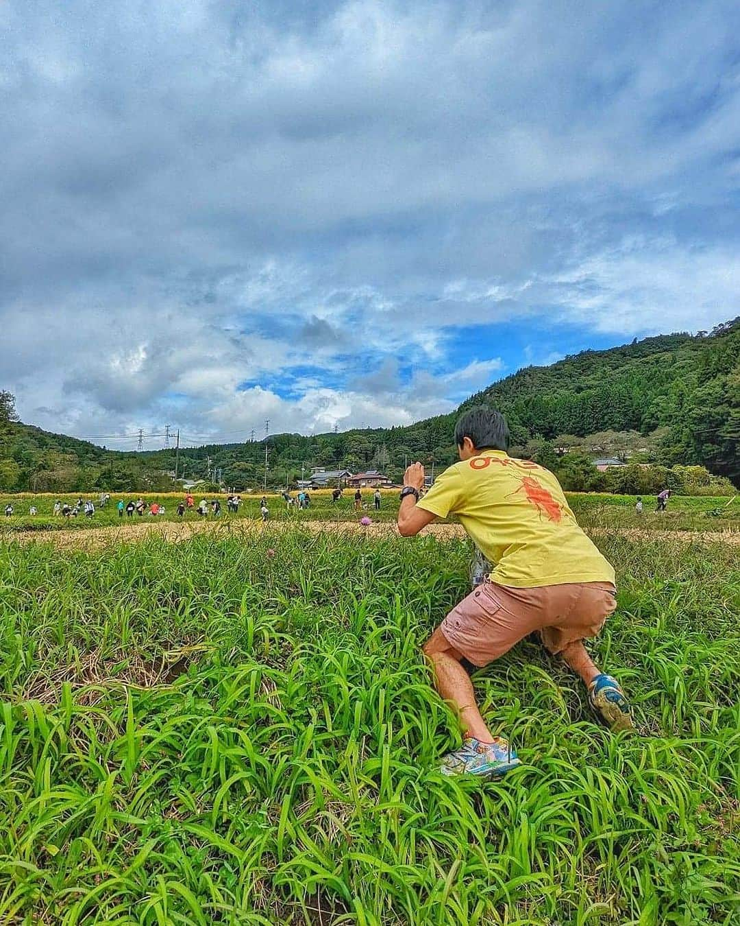 篠原祐太さんのインスタグラム写真 - (篠原祐太Instagram)「【8月上旬、夏季休暇のお知らせ】  8月13日まで夏季休暇で店舗を休業します。  全国各地での食材調達や自然との触れ合いに勤しみます。  夏季休暇や、お盆休みで、来店予定だった皆様には大変ご迷惑をおかけしますが、ご理解いただけると幸いです。大自然の中でエネルギーを吸収し、今後もより魅力的な昆虫料理をお届けできるよう精進いたします。  引き続き、よろしくお願いいたします🌏  【Notice of Summer Vacation】  We will be closed for summer vacation until August 13.  We will be working to procure ingredients from all over Japan and to be in touch with nature.  We apologize for the inconvenience to those who were planning to visit our stores during the summer vacation and we hope you will understand.   Thank you for your support.  ANTCICADA」8月1日 0時21分 - earthboy.64