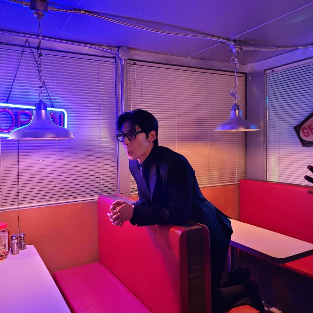 ミンヒョン さんのインスタグラム写真 - (ミンヒョン Instagram)「🤓」8月1日 0時35分 - optimushwang