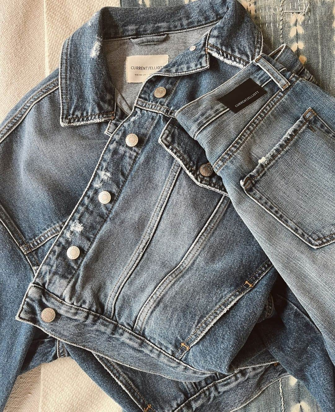 カレントエリオットさんのインスタグラム写真 - (カレントエリオットInstagram)「denim-on-denim, quite literally.」8月1日 1時02分 - currentelliott