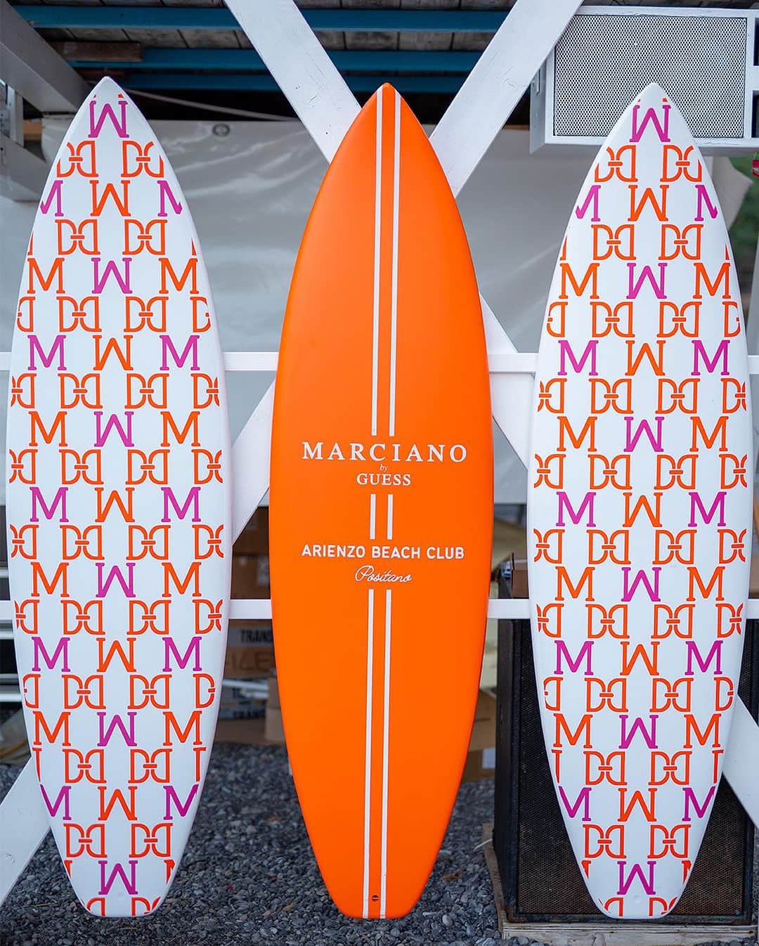ゲスさんのインスタグラム写真 - (ゲスInstagram)「Ciao, Positano. The Marciano Beach Club at @arienzobeachclubpositano looks out over the mesmerizing blue of the Tyrrhenian Sea, in a luxe, laid-back atmosphere, where guests can relax in an oasis of peace and tranquility. Our signature logo accent from the #Marciano collection covers the loungers, towels, cushions, and accessories, for a summery, sophisticated finish. #MarcianoPositano #GUESSBeachClub」8月1日 1時03分 - guess