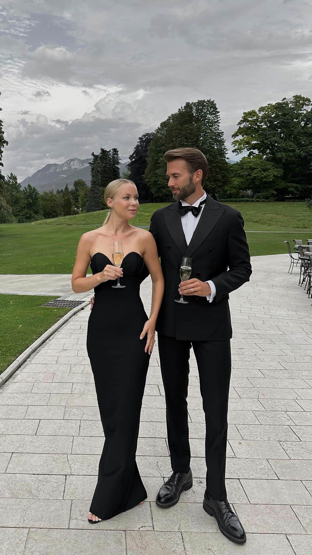Victoria Törnegrenのインスタグラム：「Gala night with @veuveclicquot   Cheers for all the smiles, for all new amazing people we met and for this lovely experience. Forever grateful.」