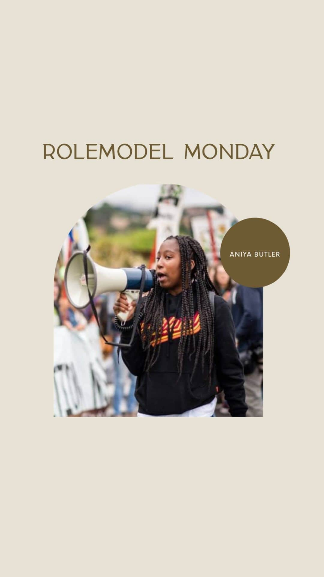 Nia Sioux Frazierのインスタグラム：「Today’s #rolemodelmonday is spoken word artist Aniya Butler!」