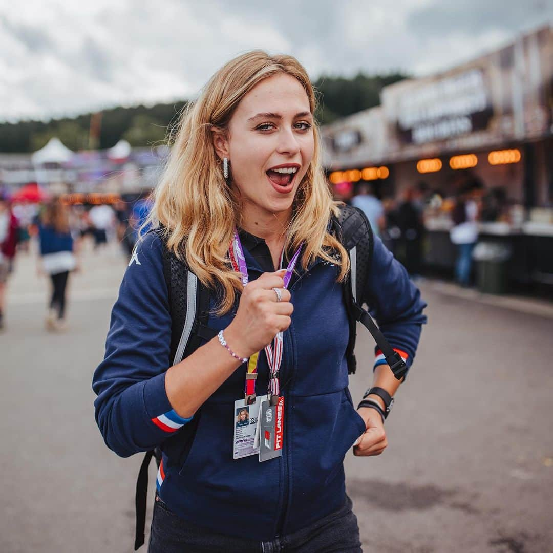 ソフィア・フロルシュさんのインスタグラム写真 - (ソフィア・フロルシュInstagram)「SPA 🇧🇪 dump 🏁 Tricky conditions weekend just like we are used to when racing on this legendary track. Saturday and Sunday have been fuuuuun, finishing P12 and P7 coming from P24 💨 Now 100% ready for the summer break! And yes, I definitely still have to work on my yoga poses…// 📸 x @thomasmarzusch // #sophia #sophia99 #changeagent #racegirl #racing #motorsport #unscripted #soptimism #spa #BelgiumGP」8月1日 1時18分 - sophiafloersch