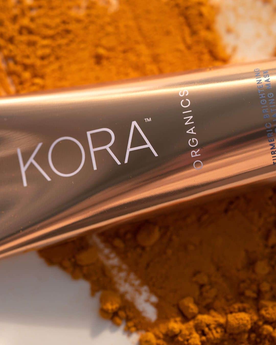 KORA Organicsさんのインスタグラム写真 - (KORA OrganicsInstagram)「The ultimate certified organic exfoliator — made with pore-refining Turmeric and Rosehip Seeds that gently polish and detoxify, while Aspen Bark addresses uneven texture and dullness 🧡🌱  Exfoliate 2-3 times a week for brighter, smoother, more even skin!」8月1日 1時22分 - koraorganics