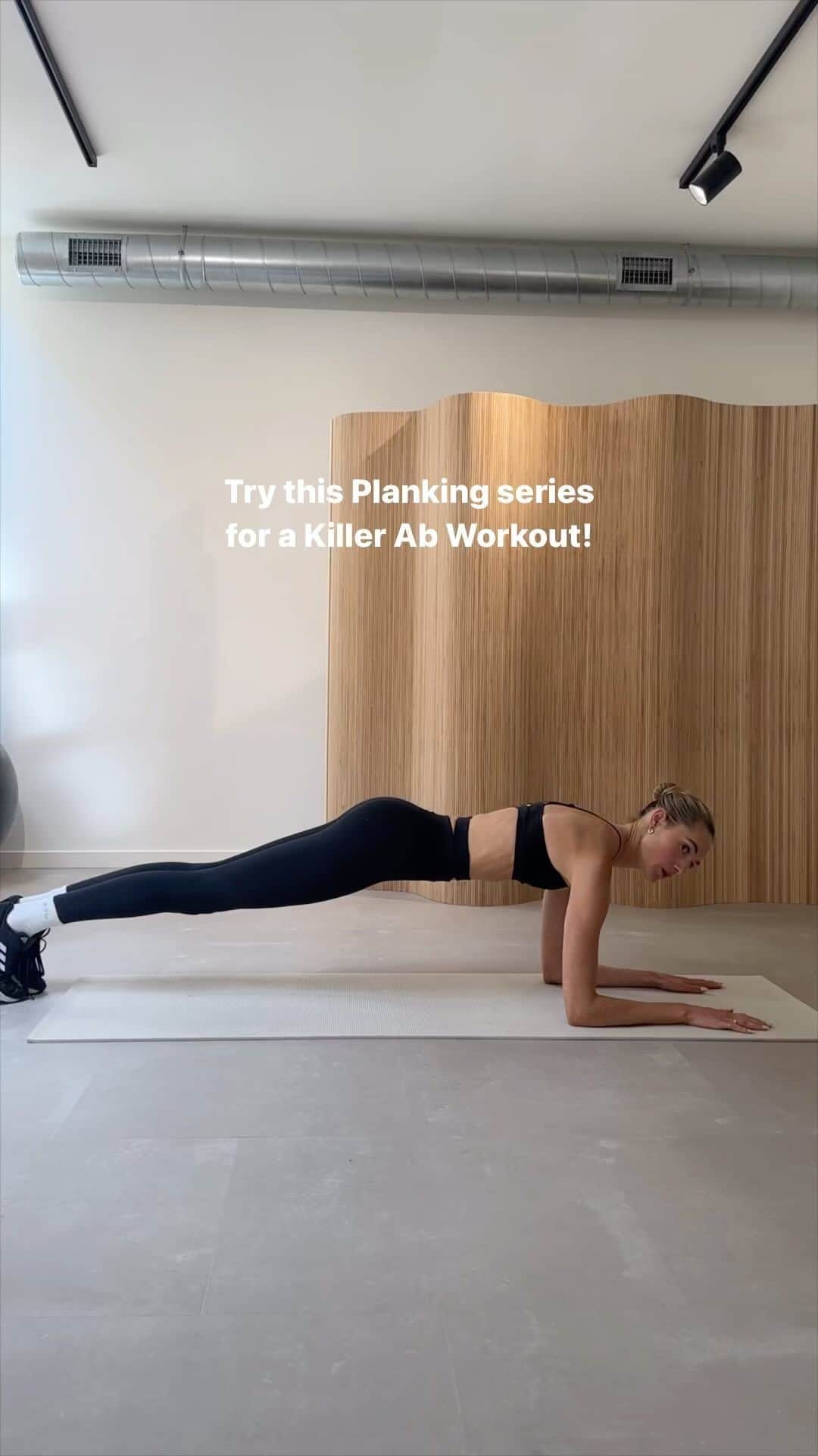 サンヌ・ヴロートのインスタグラム：「Try this planking series at home for a killer ab & oblique workout! I love adding twice a week an ab burner to my regular workout routine.   Each exercise 15 reps ( 2-3 rounds)  1. Plank Hold 2. High Plank to Low Plank 3. Spider Man Crunch 4. Bear hover to plank 5. Side Plank Hip Dip ( Left & Right) 6. Side Plank Crunch 7. Reverse Plank Knee Lift  Find more of my workout programs on @soulsyncbody and start your 7 day FREE trial!」