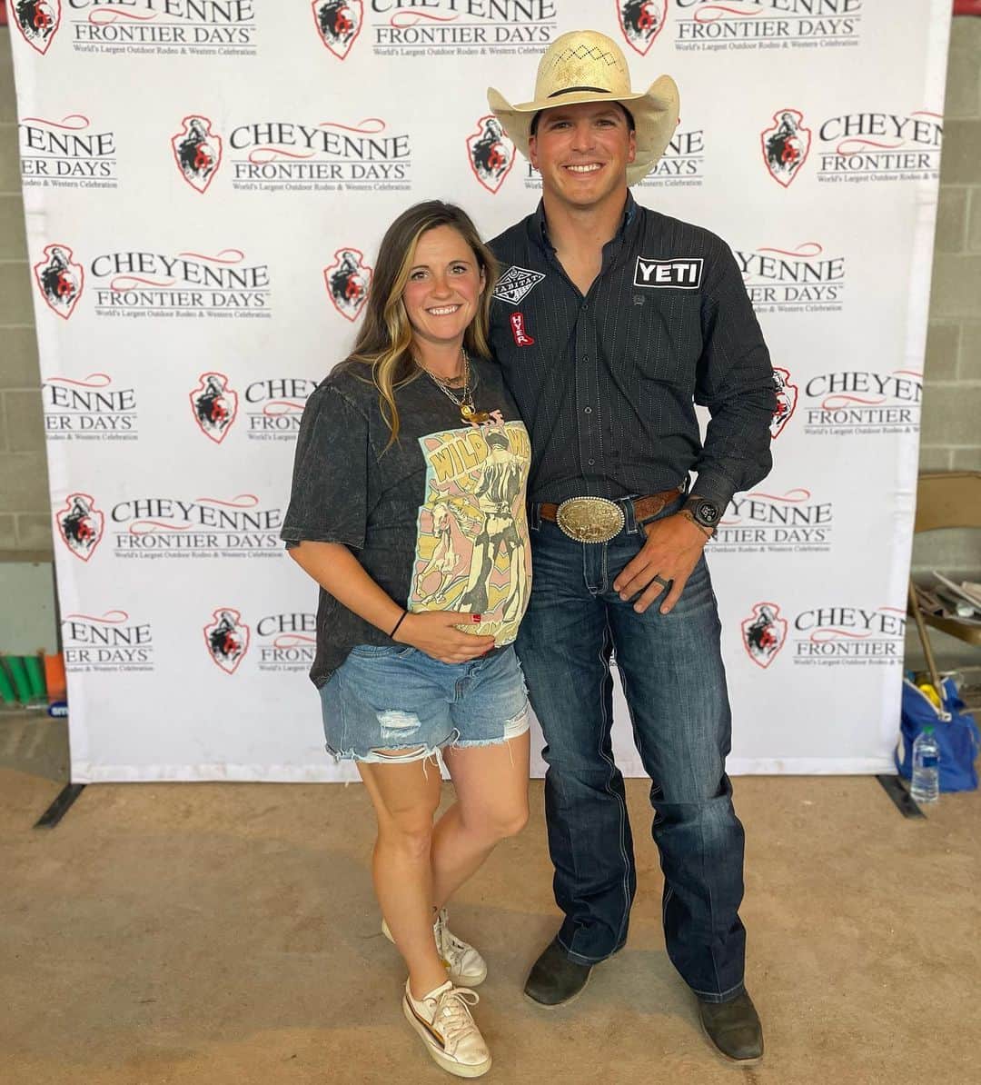 ペイジ・ローレンスのインスタグラム：「Lost my ankles at @chefrontierdays (hello pregnancy cankles) but loved cheering on @richmondchampion as always!! 🫶」