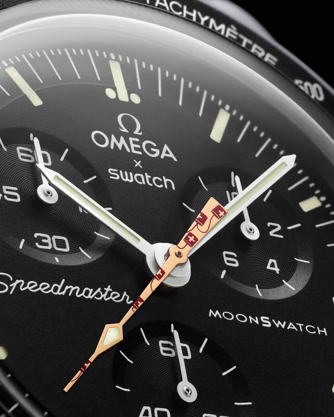 Swatchさんのインスタグラム写真 - (SwatchInstagram)「This Mission to the Moon has a seconds hand made of OMEGA's Moonshine Gold featuring an emblematic Swiss lantern pattern. Swatch commemorates August 1st, the Swiss National Day, also paying homage to Switzerland, the home country of OMEGA and Swatch.🌕 #MoonSwatch #Swatch #OMEGAxSwatch」8月1日 3時00分 - swatch