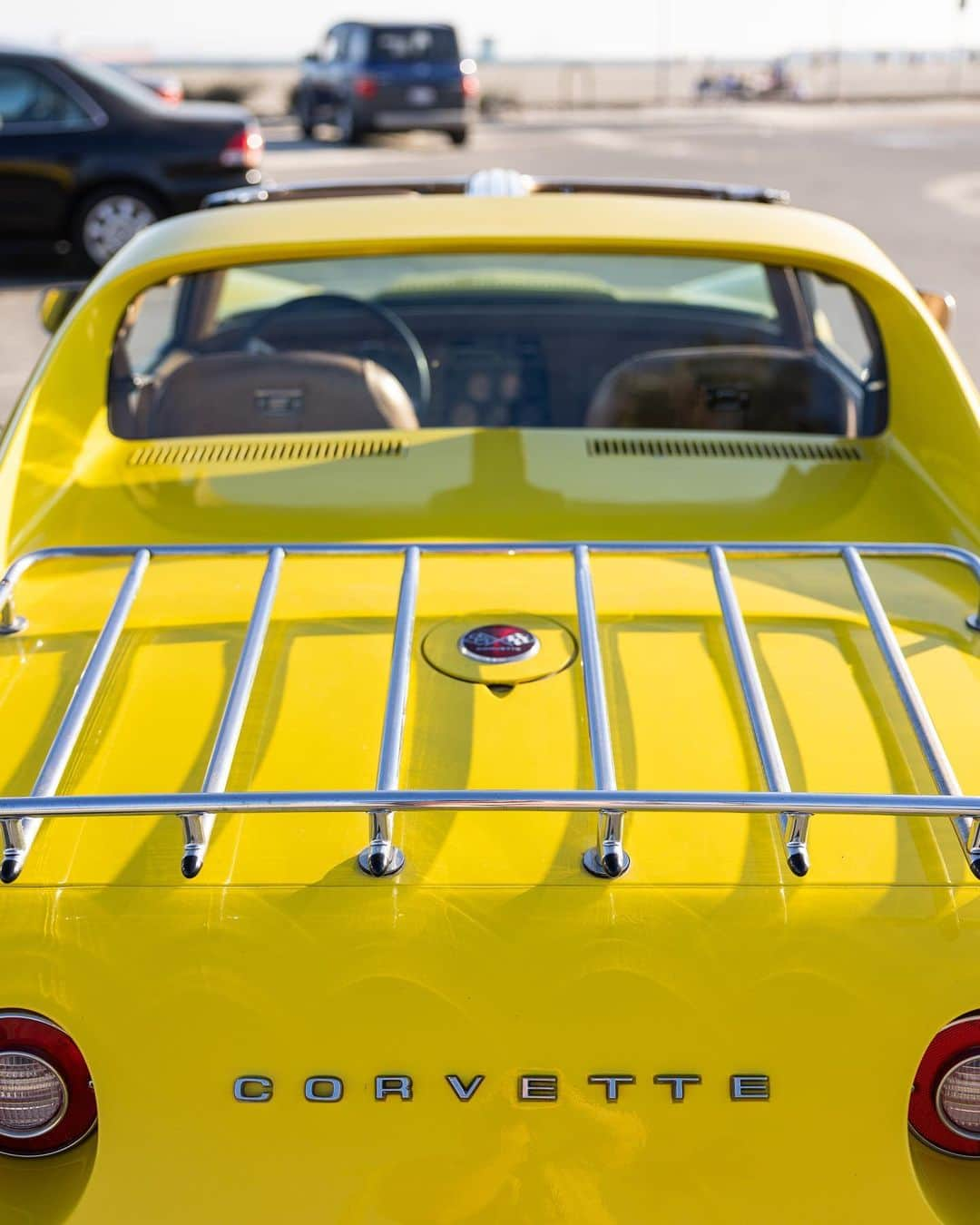 Samuel Lippkeさんのインスタグラム写真 - (Samuel LippkeInstagram)「FOR SALE : Selling the 1975 Corvette Stingray. Such a fun car. Runs beautifully, fast and light. Tuned up with great tires and all new spark plugs and breaks.  350 V8 automatic  T-tops Amazing condition (it's been in my garage for 8 years) $29k obo Lmk if you want it, going to get a more family friendly truck or suv so this one has to go. 🟡 #1975stingray」8月1日 3時07分 - samuel.lippke