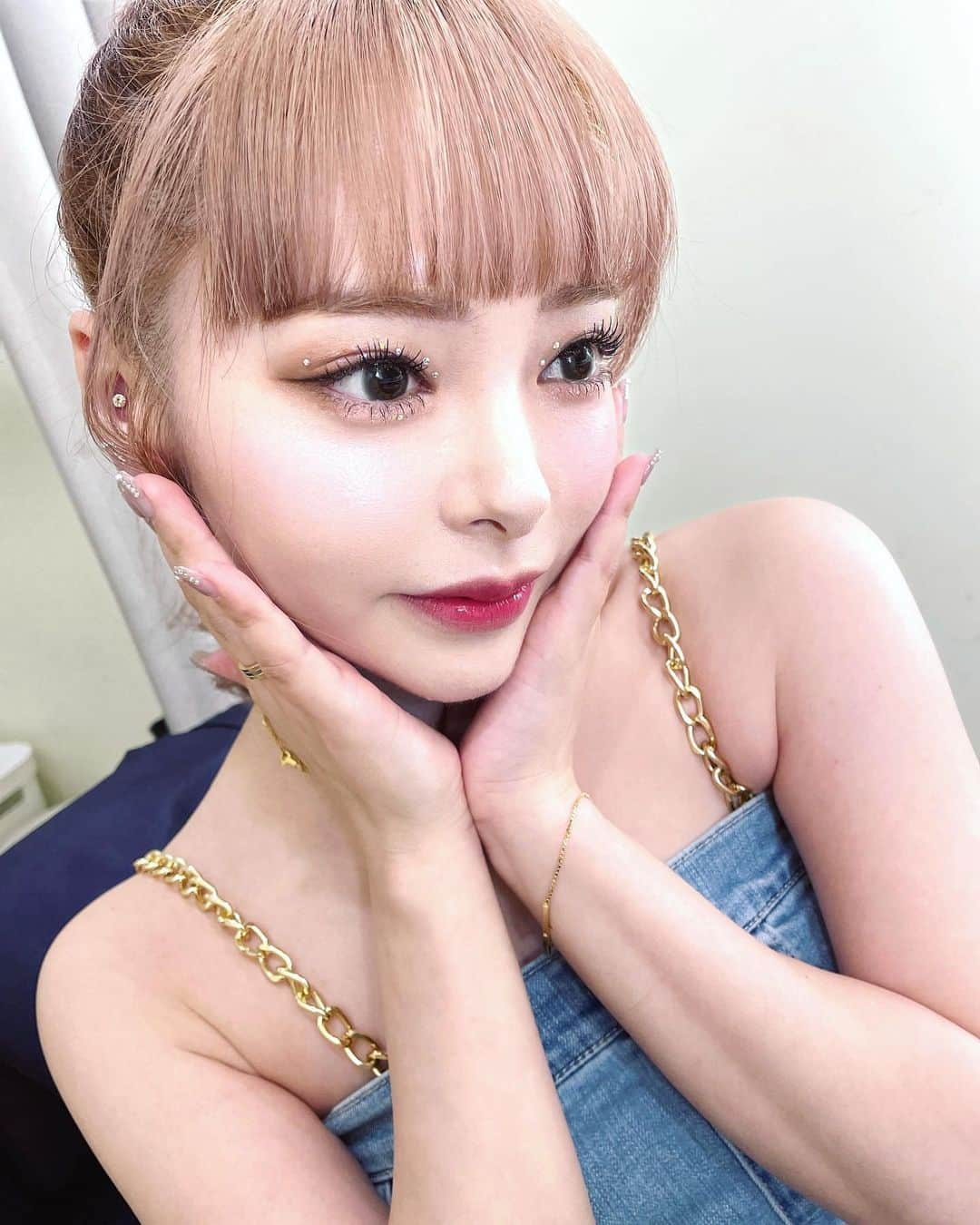 小倉由菜のインスタグラム：「おめめキラキラmakeup 🥹🩷  @denii_chungdam   #빤짝빤짝」