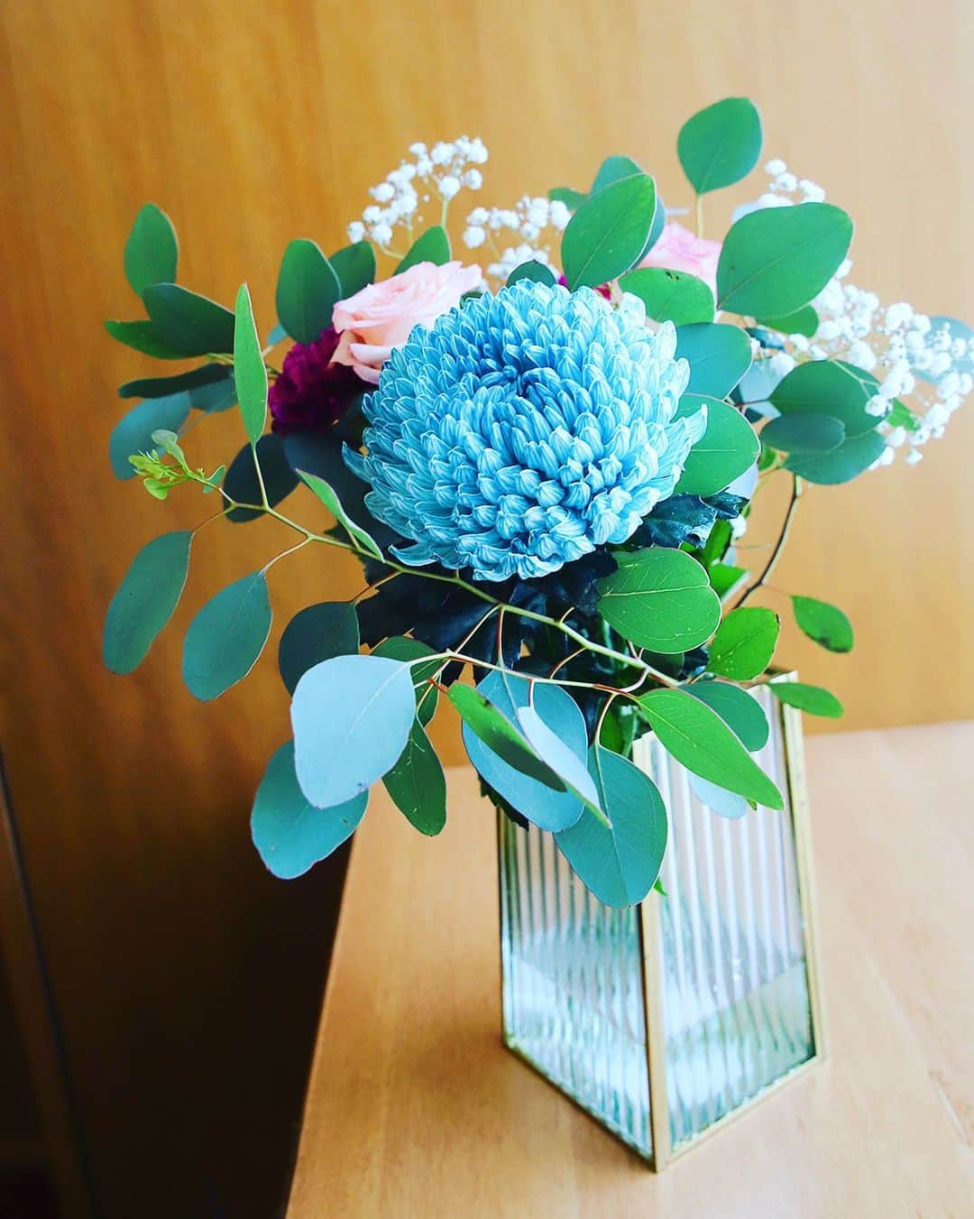 愛知県田原市のインスタグラム：「Color your life with flowers. * 花で暮らしに彩りを♪ * #タハナ の第3弾が販売開始！ 花の種類もさらに増えたよ✨  いろんな花が毎月自宅に届く！ 届いた花は花瓶に飾るだけ😌👌  好きな場所に飾って おうちでも花に癒されよう🥰  #花#flower#はなまっぷ#花のある暮らし  #たはら暮らし  #渥美半島#田原市#伊良湖岬#伊良湖#赤羽根#菜の花浪漫街道  #tahara#irago#akabane#サーフィン#surfing#田舎暮らし#日々の暮らし #休日の過ごし方#スローライフ #instagramjaran#igersjp」
