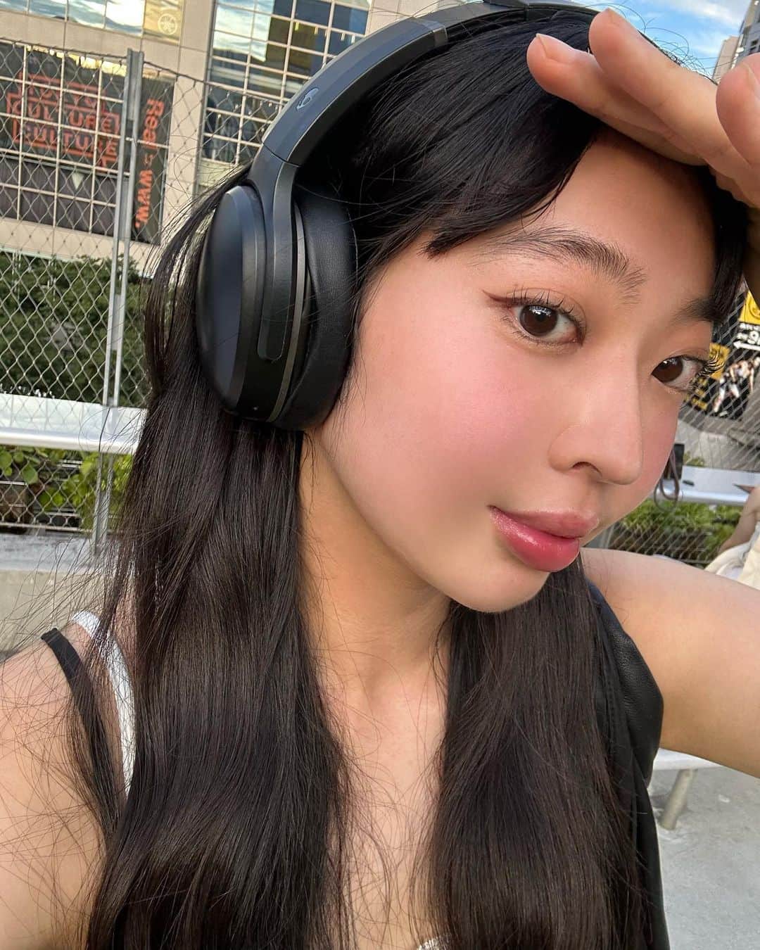 のインスタグラム：「束感まつぱした！プールとかも楽だしね⭐︎ マスカラも束感用のやつ💫 Cカールでしっかり。  #韓国束感まつげ#束感マツパ#束感マスカラ#メイクアップ #赤みブラウンアイライン」