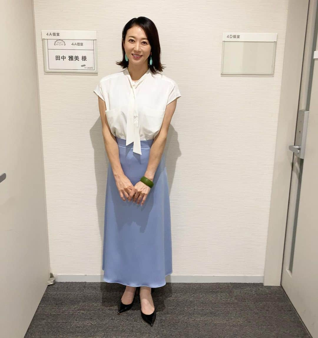 田中雅美さんのインスタグラム写真 - (田中雅美Instagram)「7月24日から28日まで、 テレビ朝日「グッドモーニング」内の 「世界水泳ウルトラモーニング」（朝6時より10分間）に出演させていただきました。  ・ ・ 7月24日の衣装はこちらでした。  ・ ・  トップス @and_dear_official  ボトムス #dollysean  アクセサリー @abiste_official  シューズ #dianashoes  #テレビ朝日 #グッドモーニング #世界水泳 #福岡 #ウルトラモーニング #衣装」8月1日 13時42分 - tanakamasami_official