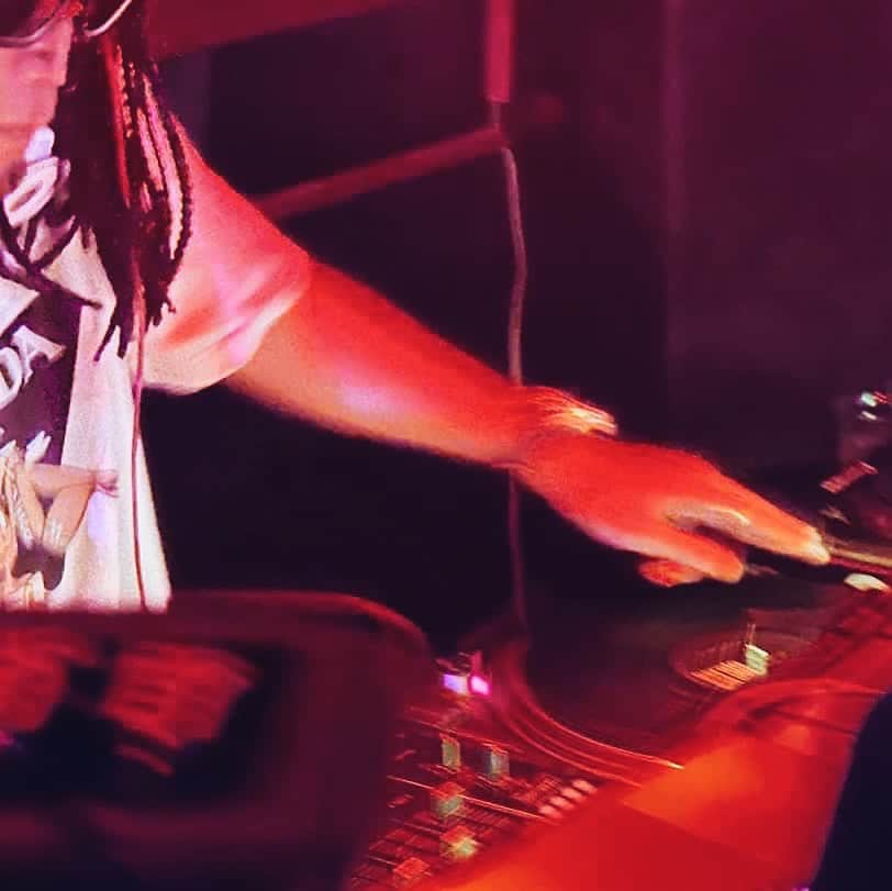 DJ PMXさんのインスタグラム写真 - (DJ PMXInstagram)「先週末は急遽、SUPERTRAMP主催の柏祭りAfterPartyに出演 来てくれたみなさん、ありがとうございました 今週末は宮崎市のKUJIRAでプレイします  #supertramp #9club #柏市 #locohama」8月1日 13時49分 - djpmx_locohama