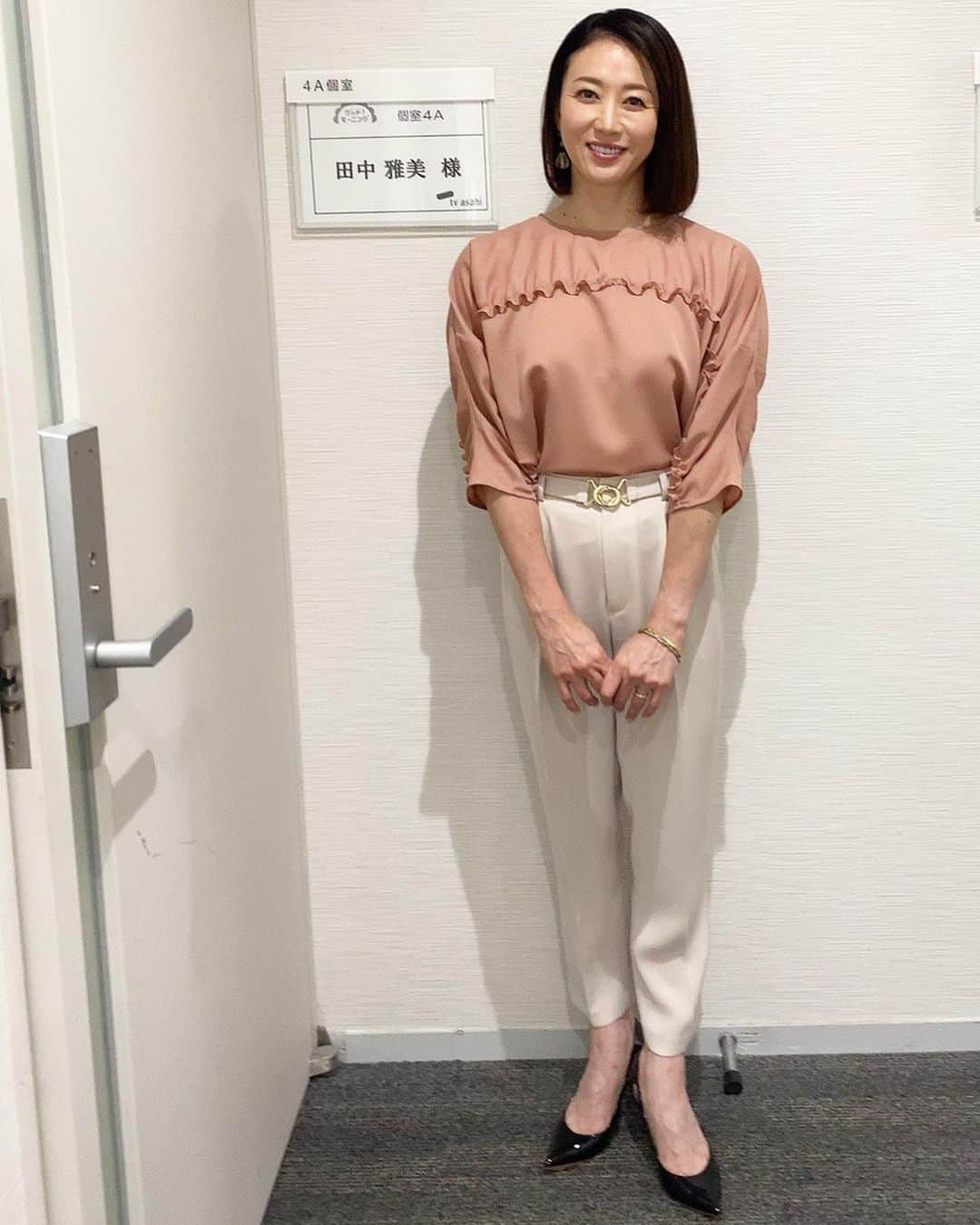 田中雅美さんのインスタグラム写真 - (田中雅美Instagram)「テレビ朝日「世界水泳ウルトラモーニング」  7月25日の衣装はこちらでした。  ・ ・  トップス #dollysean  ボトムス #doneeyu  アクセサリー @abiste_official  シューズ #dianashoes  #テレビ朝日 #グッドモーニング #世界水泳 #福岡 #ウルトラモーニング #田中雅美」8月1日 13時47分 - tanakamasami_official