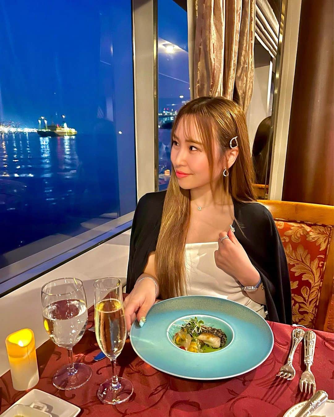 カリスマゆきちゃんさんのインスタグラム写真 - (カリスマゆきちゃんInstagram)「. 📍Symphony Tokyo Bay Cruise🚢  ピアノの生演奏が素敵だった🎹  @charisma.yukichan  _________________________ #symphonytokyobaycruise #シンフォニークルーズ #クルーズ船 #dinner #時差投稿」8月1日 13時47分 - charisma.yukichan