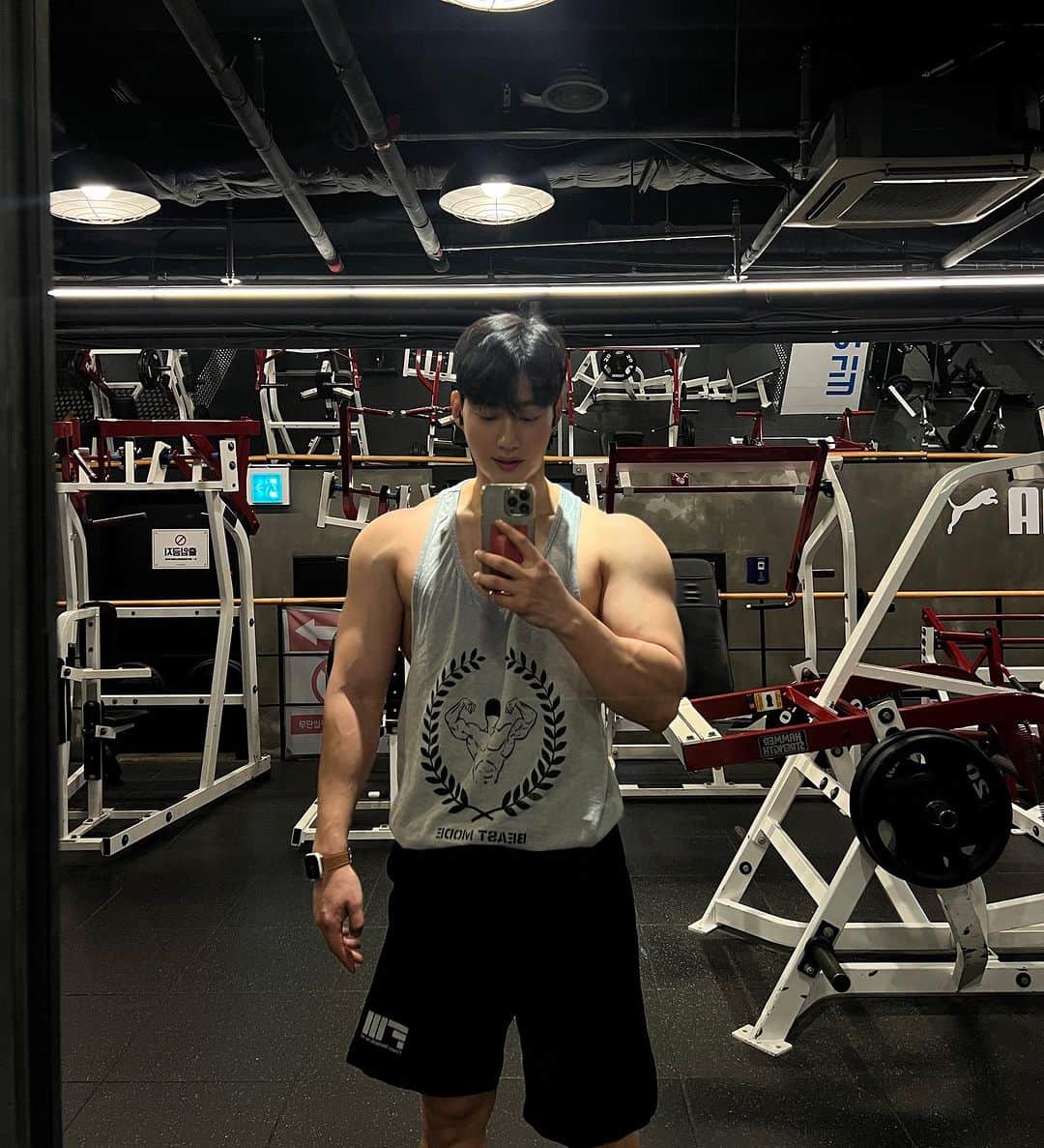 チャン・ジニョクのインスタグラム：「이번 휴가는 부산, 제주다😬」